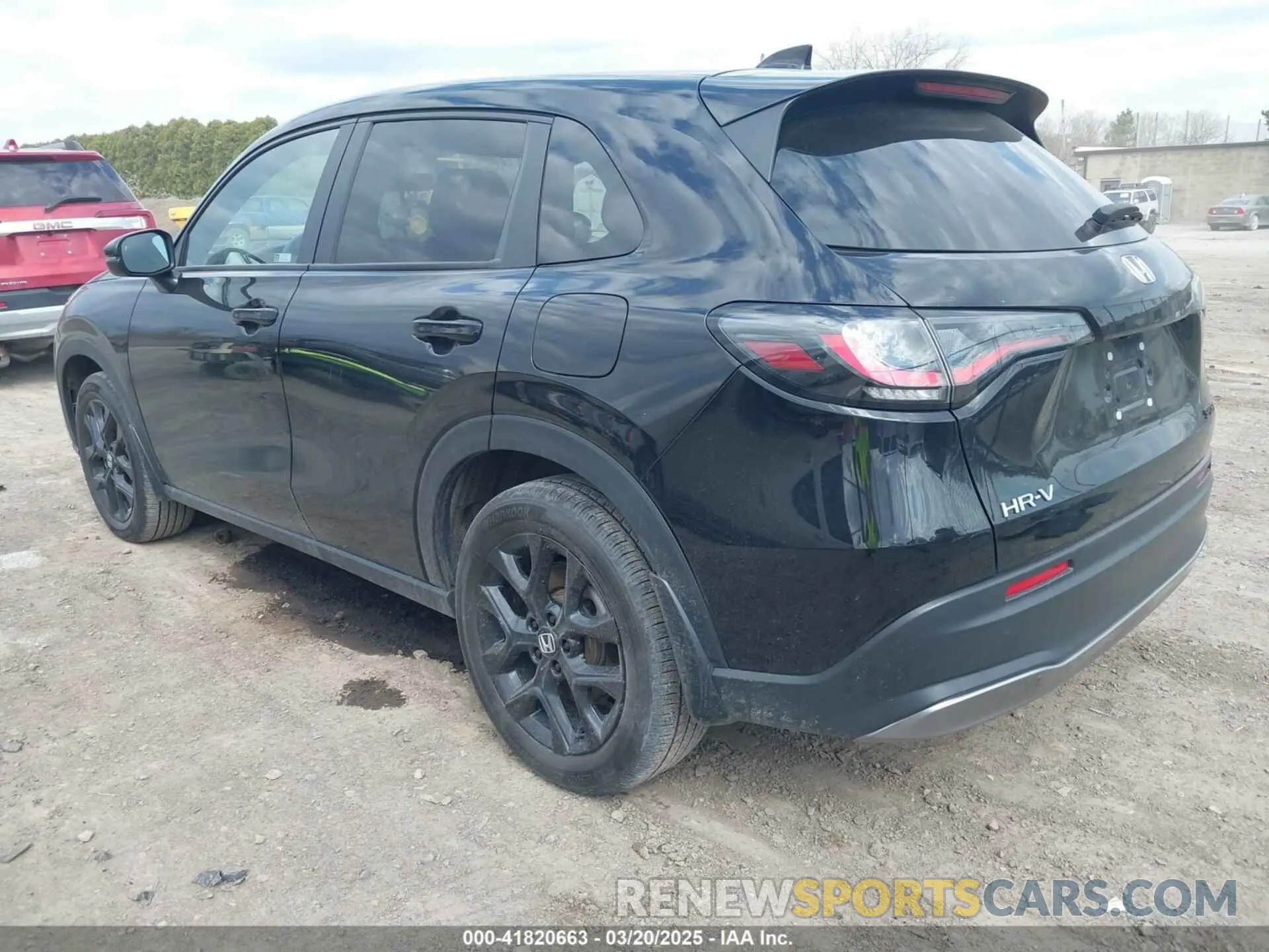 3 Photograph of a damaged car 3CZRZ2H55PM704446 HONDA HR-V 2023