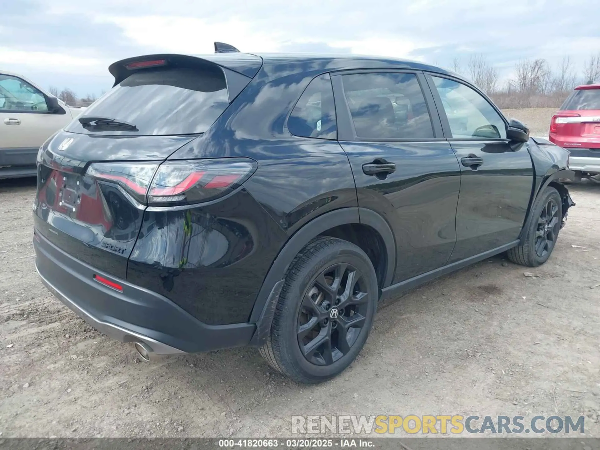 4 Photograph of a damaged car 3CZRZ2H55PM704446 HONDA HR-V 2023