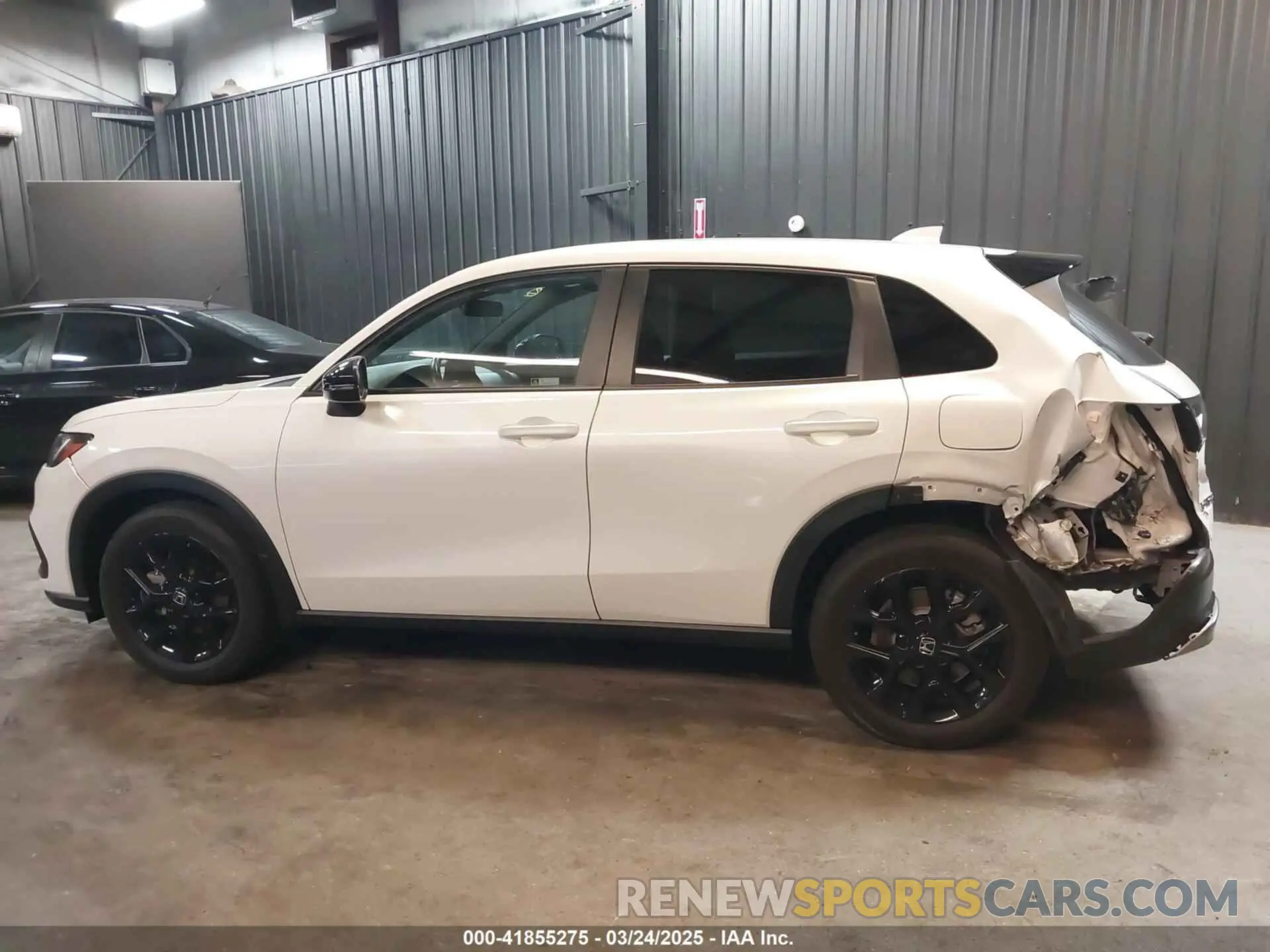 14 Photograph of a damaged car 3CZRZ2H55PM719707 HONDA HR-V 2023