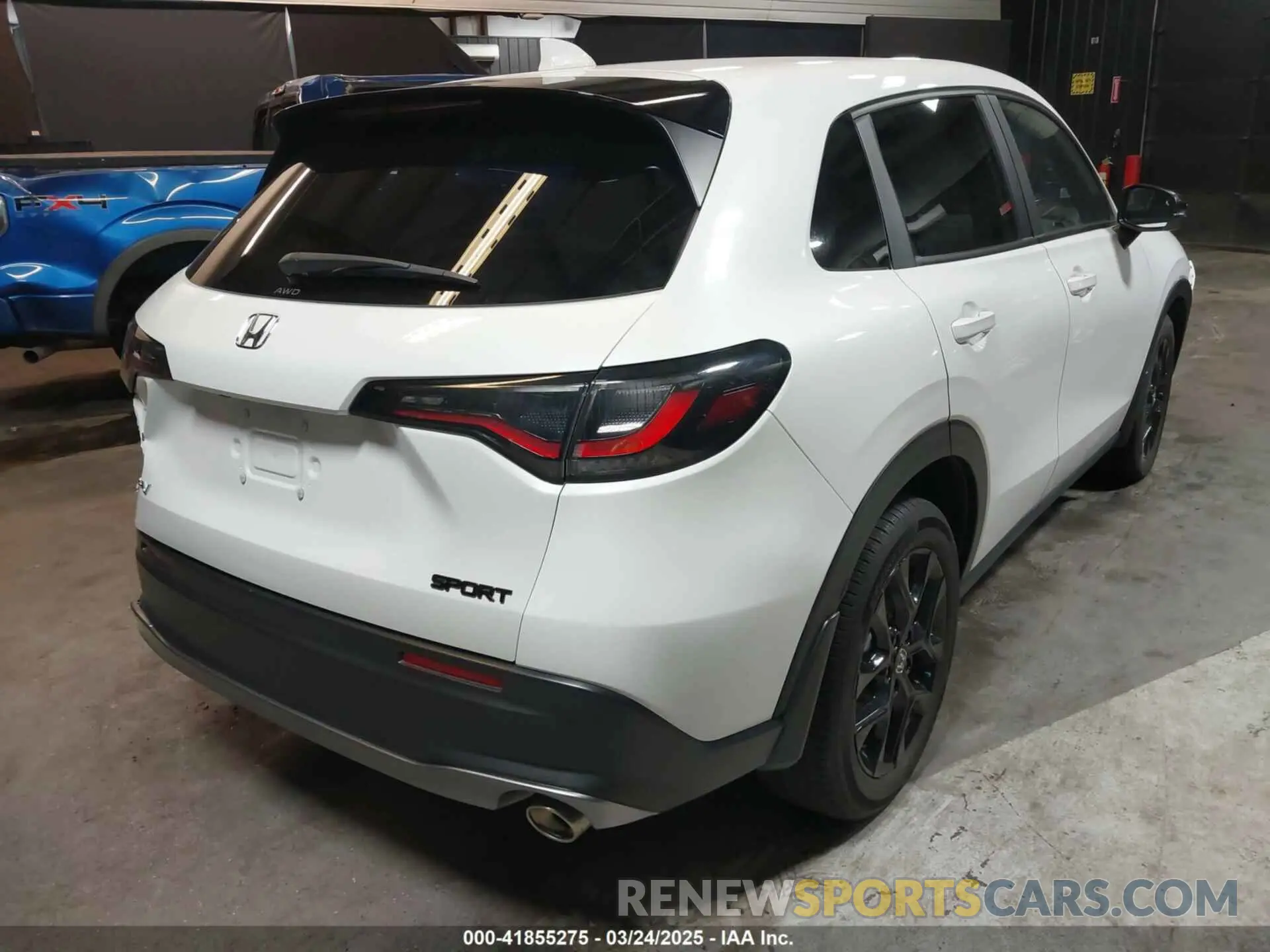 4 Photograph of a damaged car 3CZRZ2H55PM719707 HONDA HR-V 2023