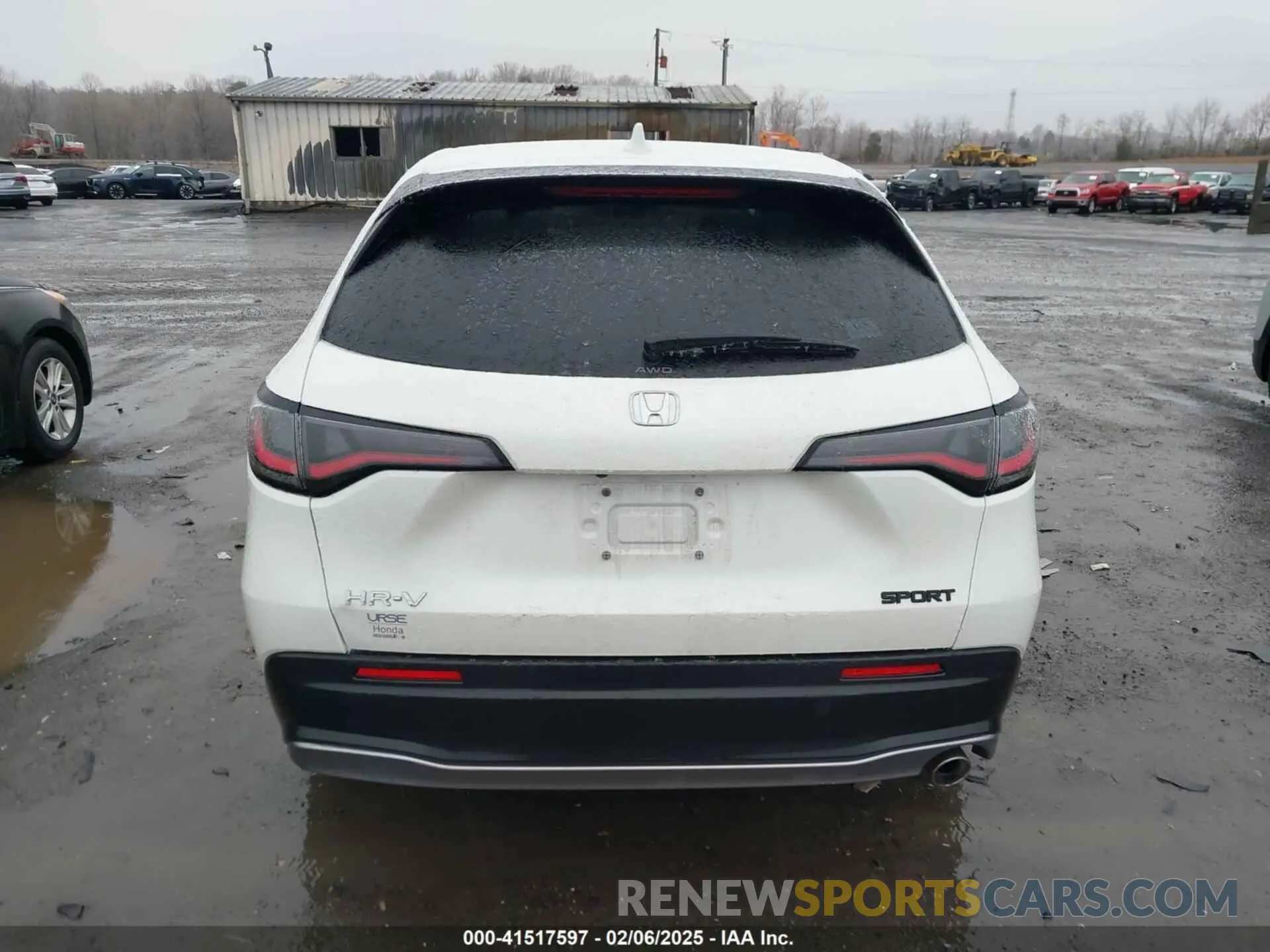 17 Photograph of a damaged car 3CZRZ2H56PM707128 HONDA HR-V 2023