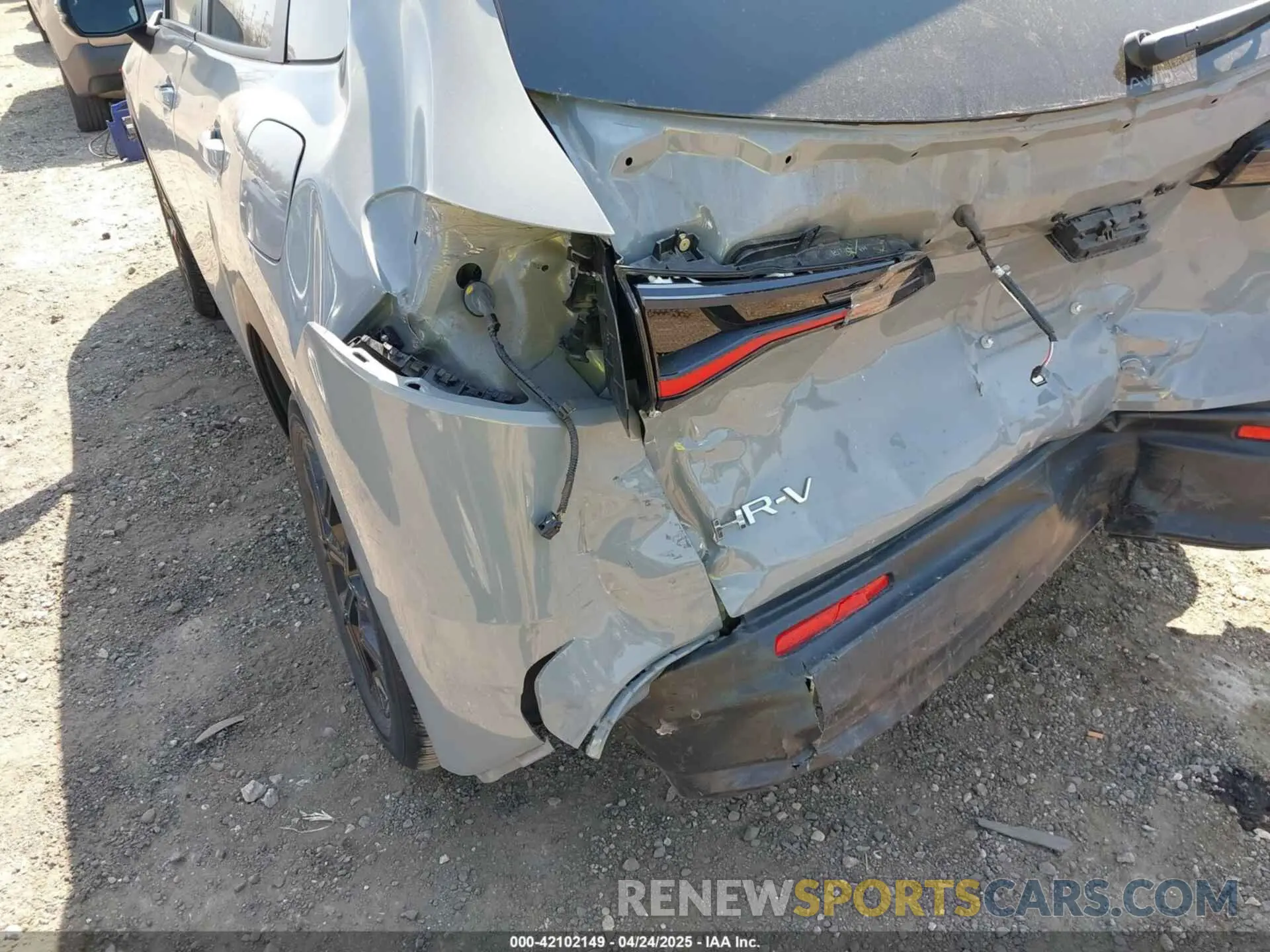 17 Photograph of a damaged car 3CZRZ2H58PM723850 HONDA HR-V 2023