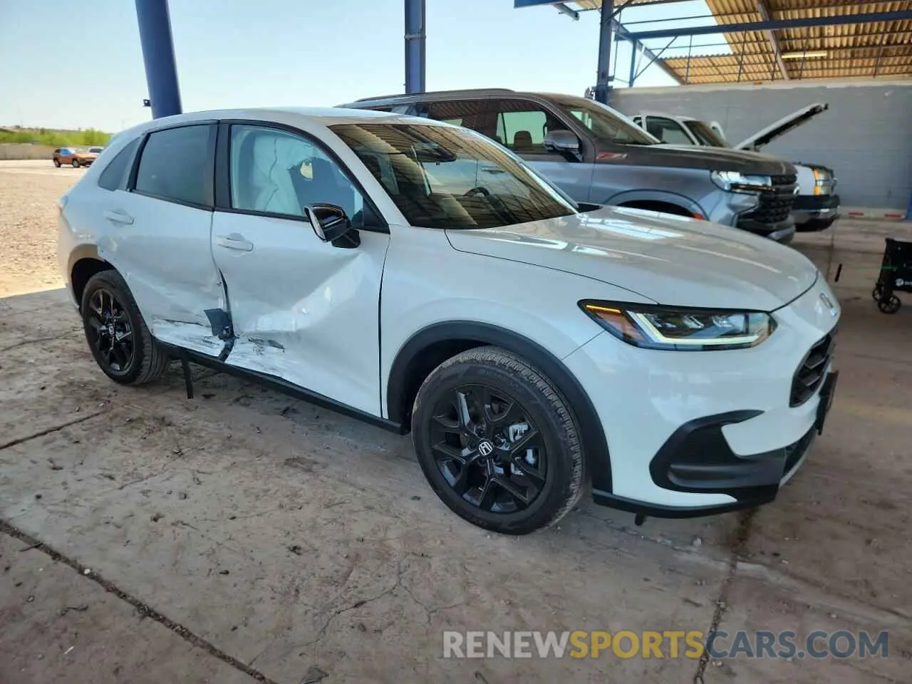 4 Photograph of a damaged car 3CZRZ2H58PM735514 HONDA HR-V 2023