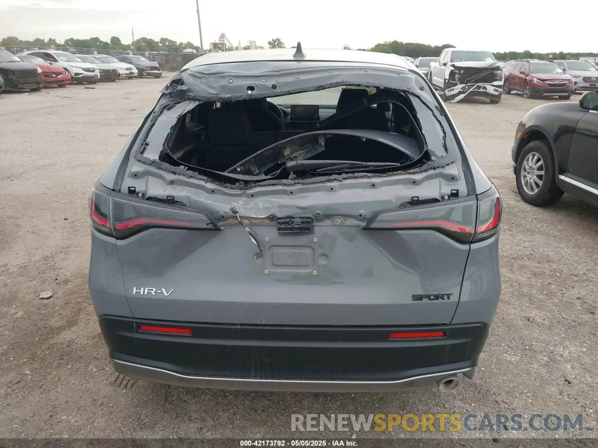 16 Photograph of a damaged car 3CZRZ2H5XPM716799 HONDA HR-V 2023