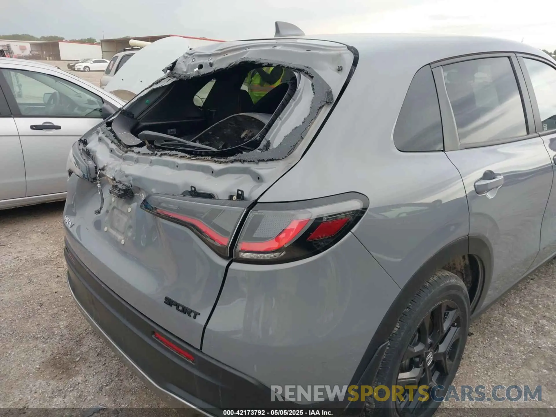 17 Photograph of a damaged car 3CZRZ2H5XPM716799 HONDA HR-V 2023