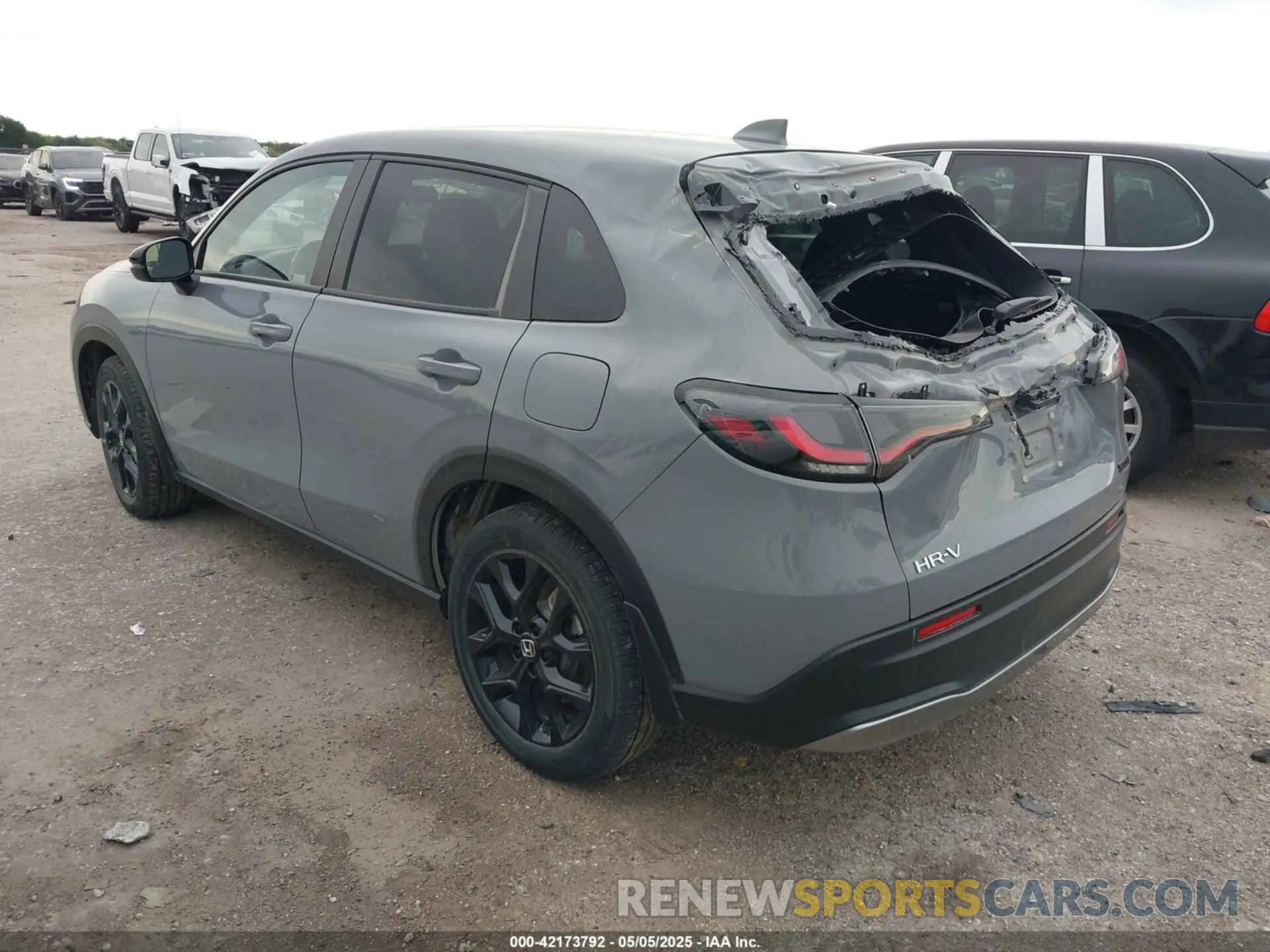 3 Photograph of a damaged car 3CZRZ2H5XPM716799 HONDA HR-V 2023