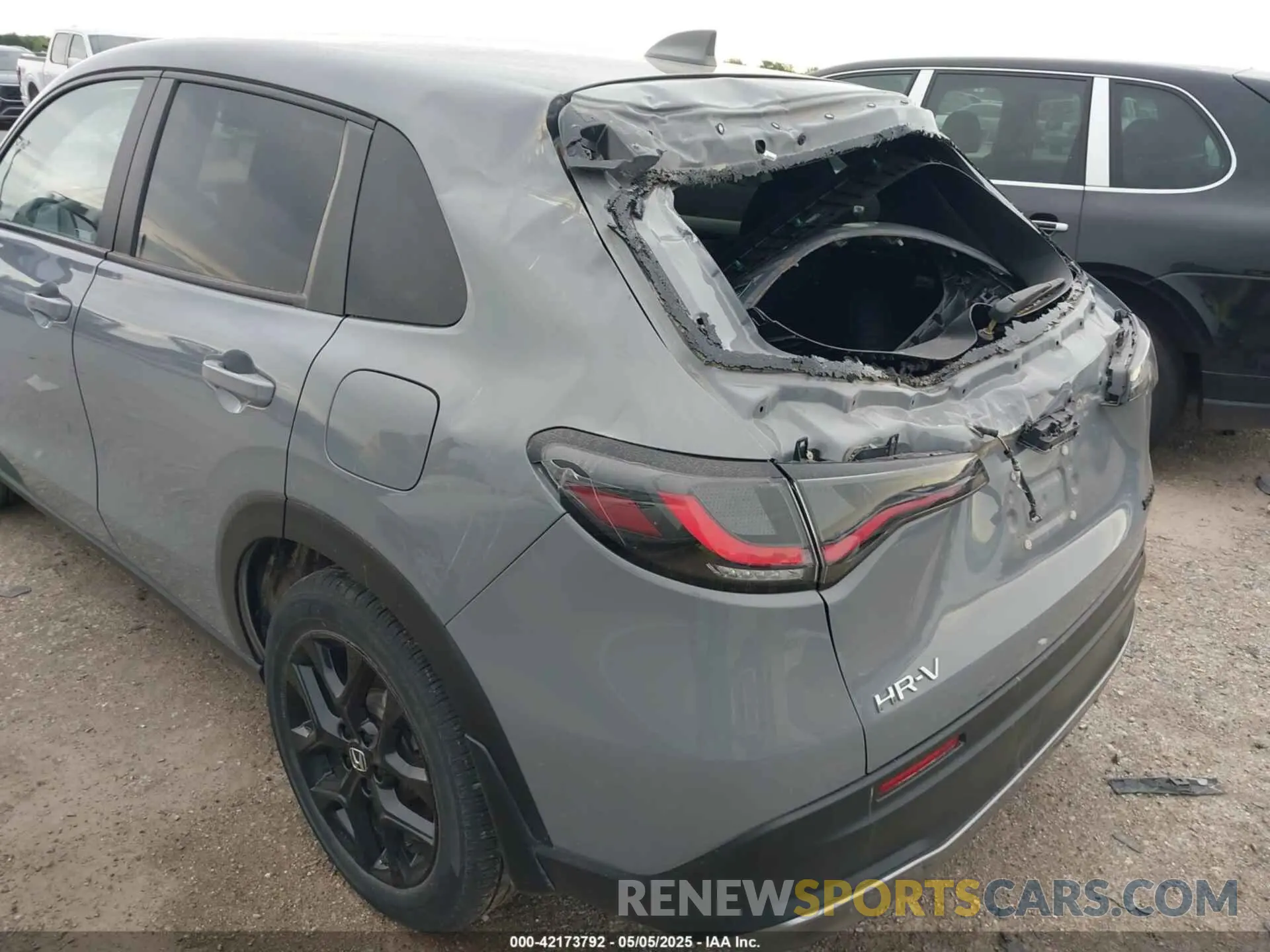 6 Photograph of a damaged car 3CZRZ2H5XPM716799 HONDA HR-V 2023