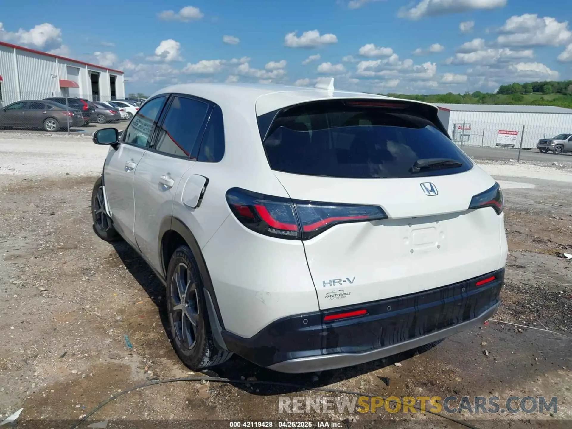 3 Photograph of a damaged car 3CZRZ2H70PM717204 HONDA HR-V 2023