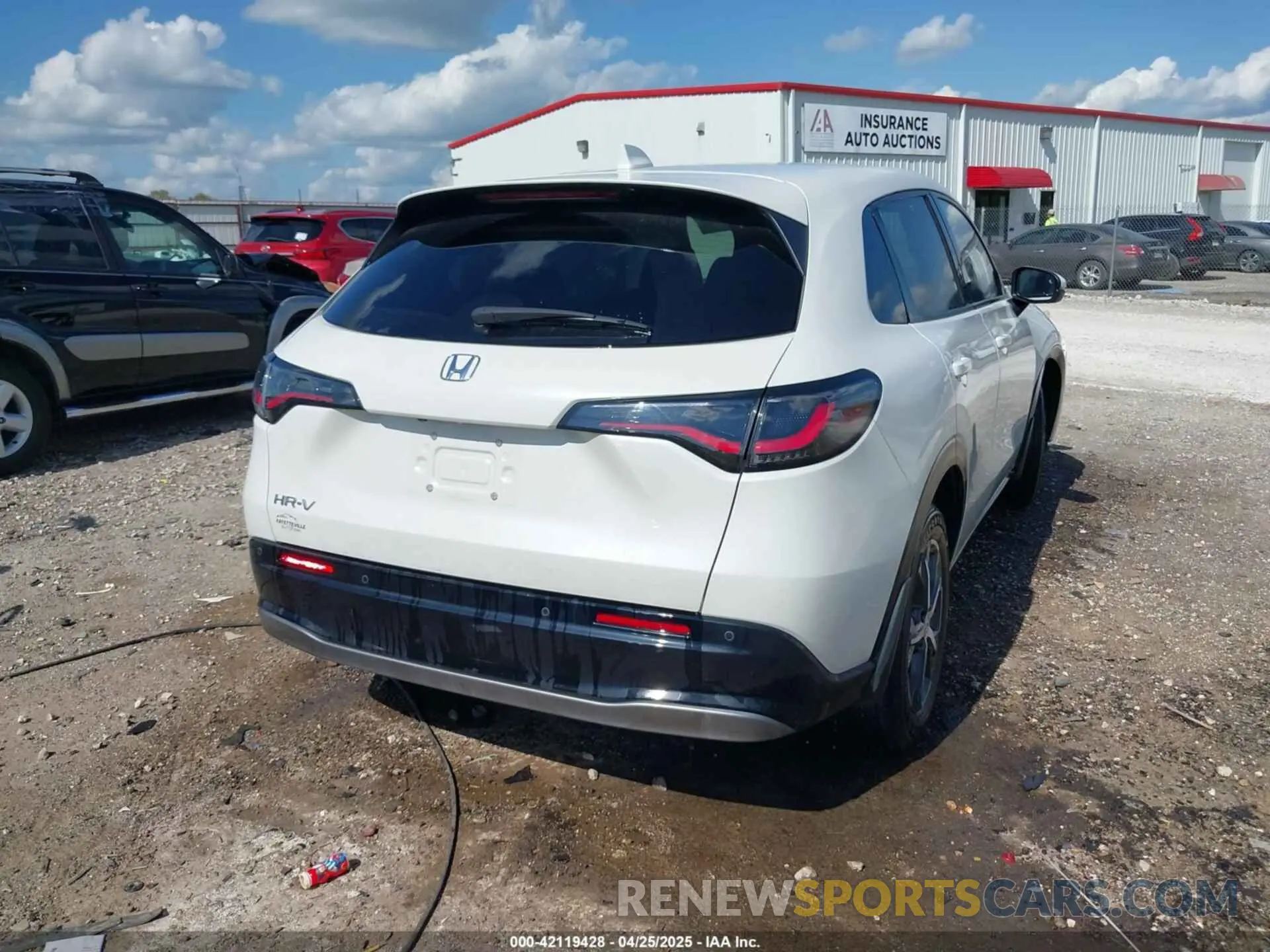 4 Photograph of a damaged car 3CZRZ2H70PM717204 HONDA HR-V 2023