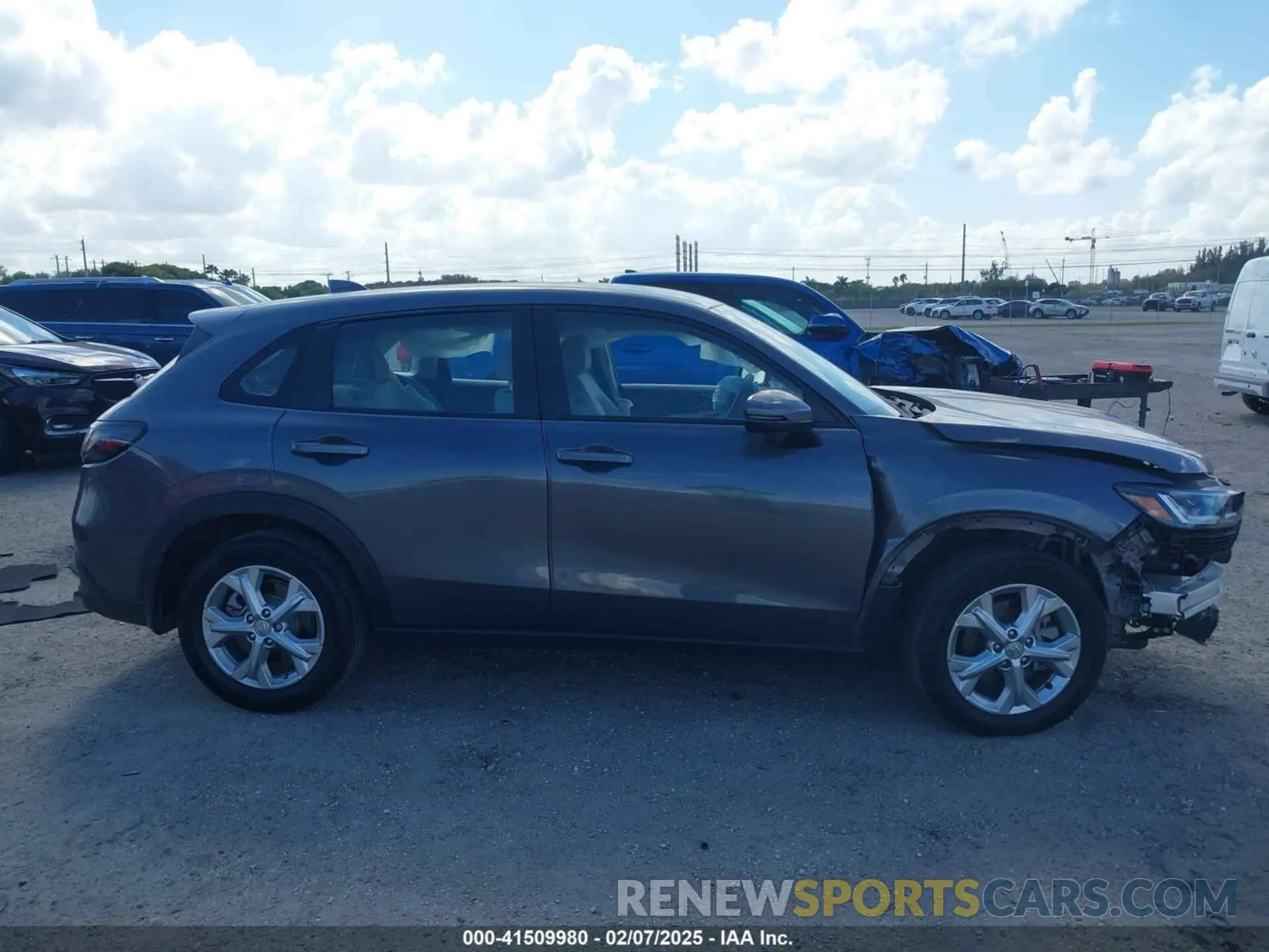 14 Photograph of a damaged car 3CZRZ1H33RM705509 HONDA HR-V 2024
