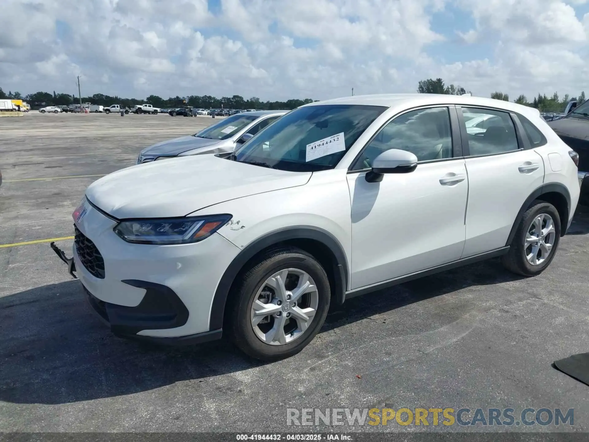 2 Фотография поврежденного автомобиля 3CZRZ1H33RM739756 HONDA HR-V 2024