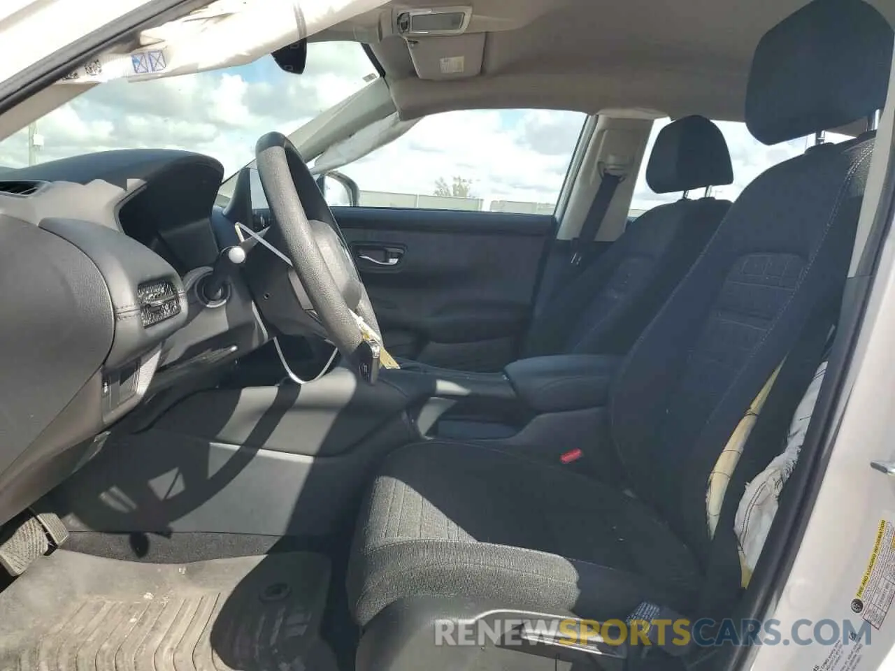7 Photograph of a damaged car 3CZRZ1H34RM727051 HONDA HR-V 2024