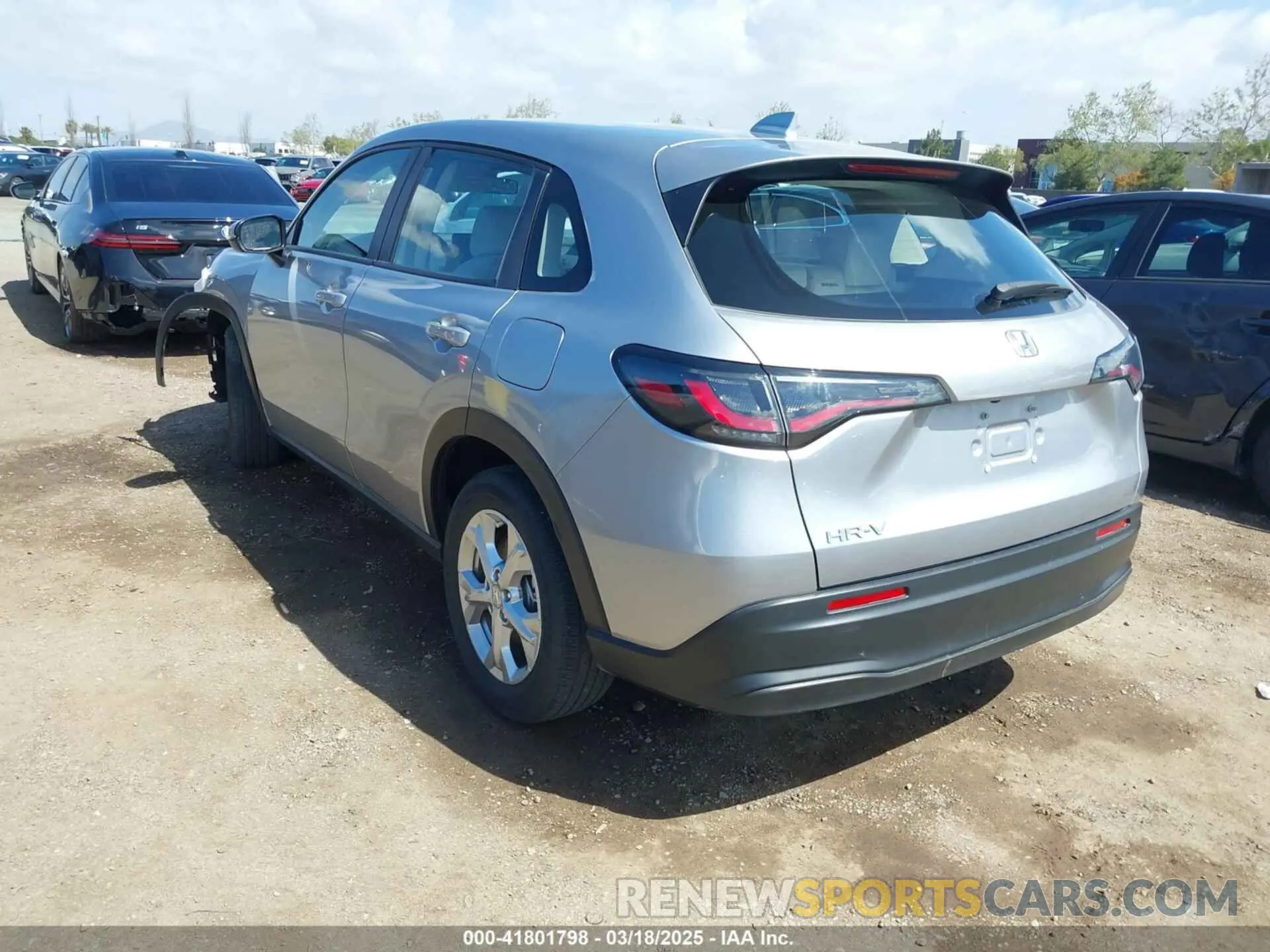 3 Photograph of a damaged car 3CZRZ1H37RM735936 HONDA HR-V 2024
