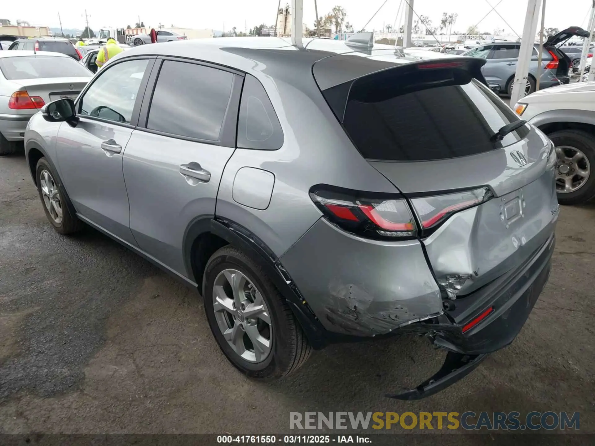 3 Photograph of a damaged car 3CZRZ1H3XRM736546 HONDA HR-V 2024