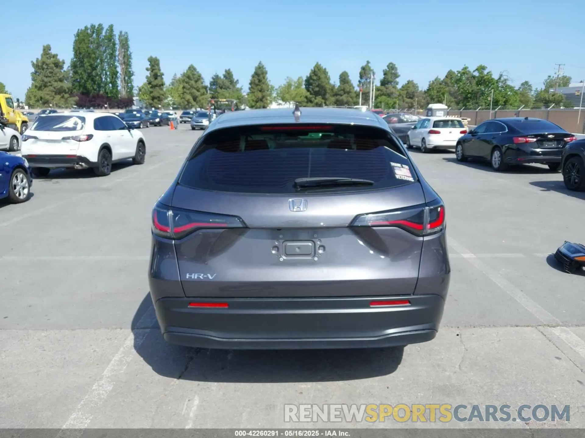17 Photograph of a damaged car 3CZRZ1H3XRM753184 HONDA HR-V 2024