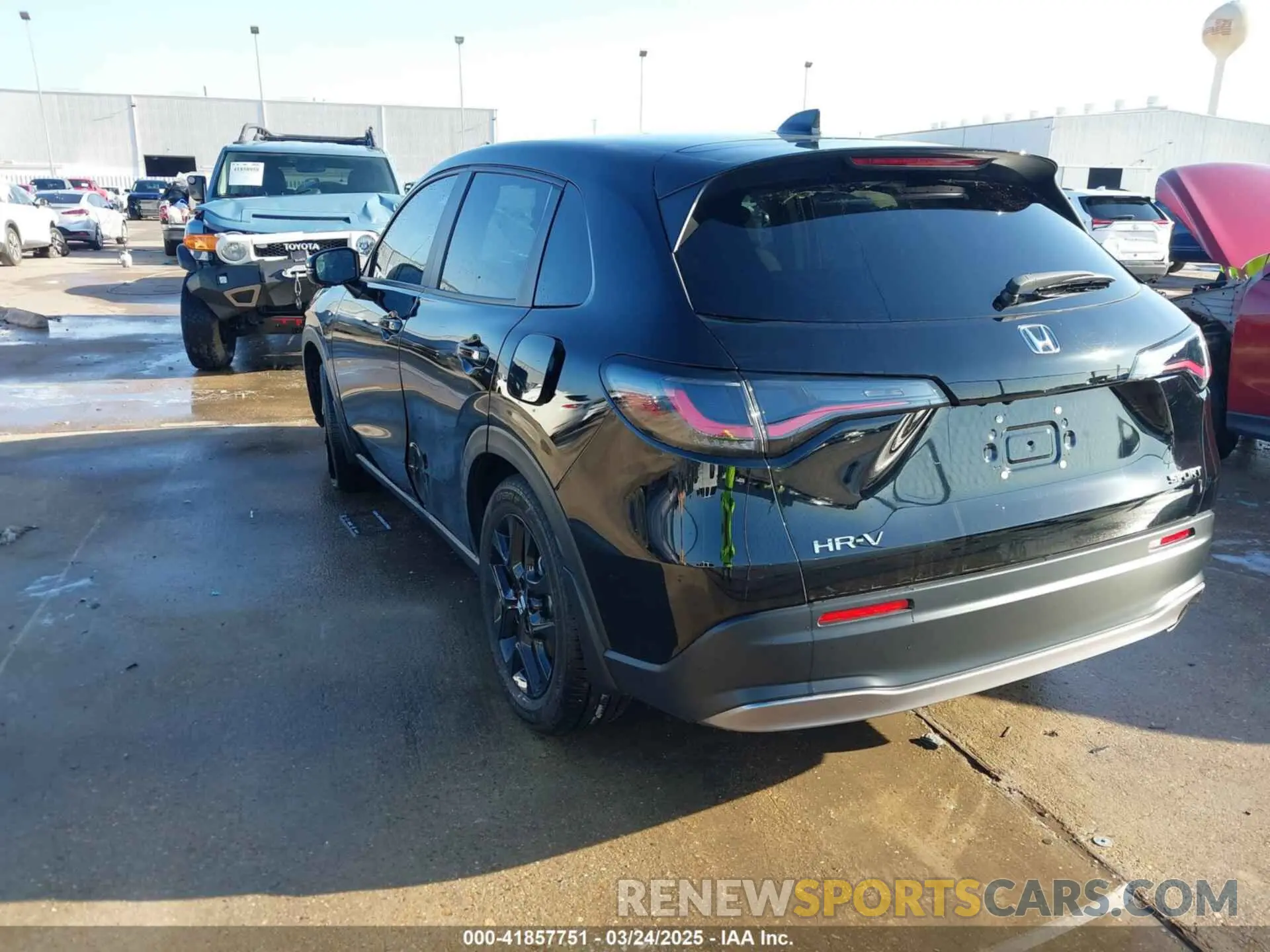 3 Photograph of a damaged car 3CZRZ1H50RM760811 HONDA HR-V 2024