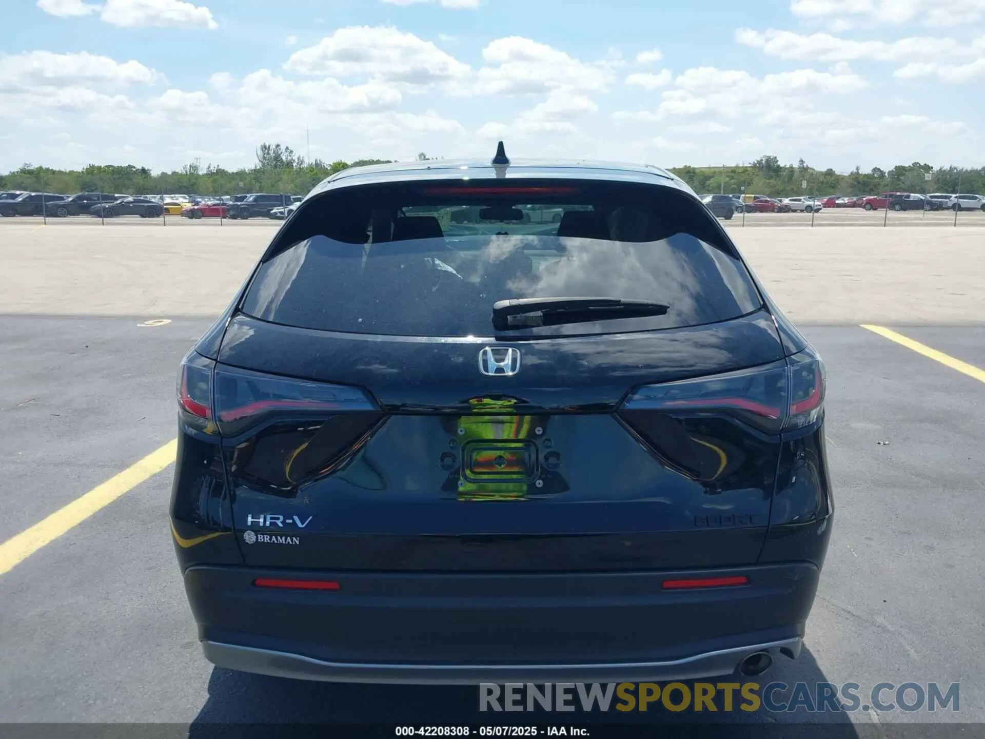 17 Photograph of a damaged car 3CZRZ1H51RM703162 HONDA HR-V 2024