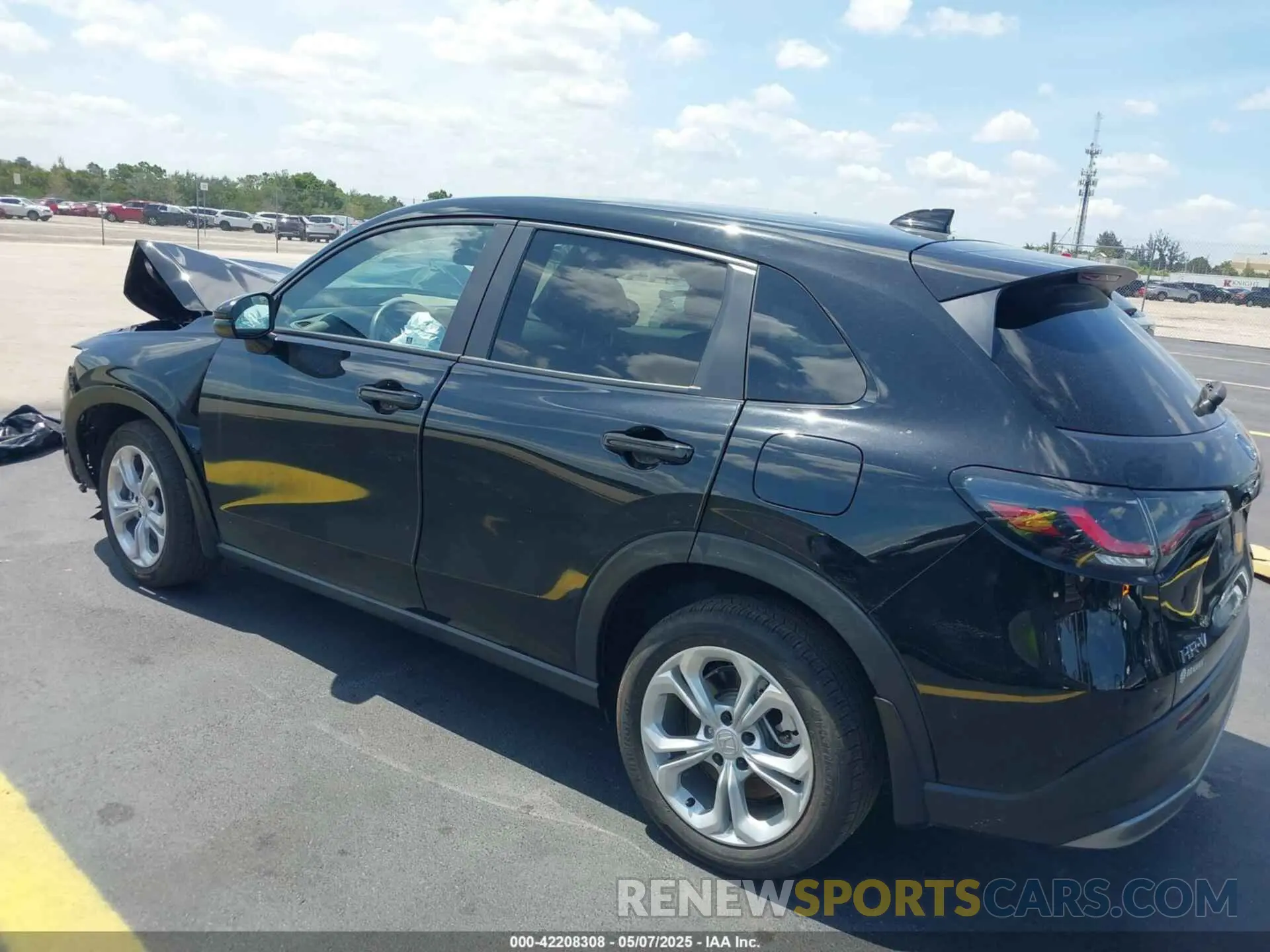 3 Photograph of a damaged car 3CZRZ1H51RM703162 HONDA HR-V 2024
