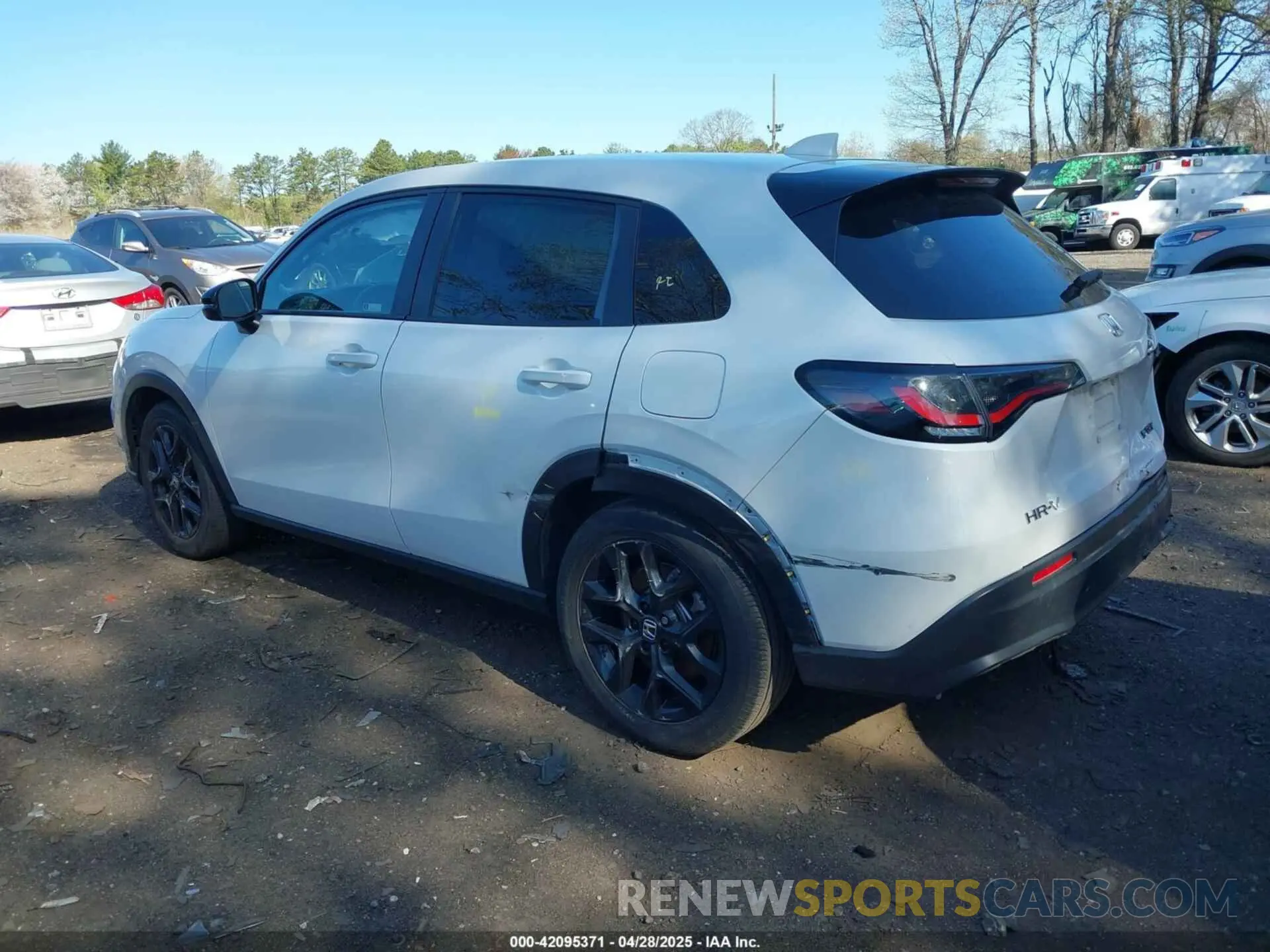 14 Photograph of a damaged car 3CZRZ1H51RM703226 HONDA HR-V 2024