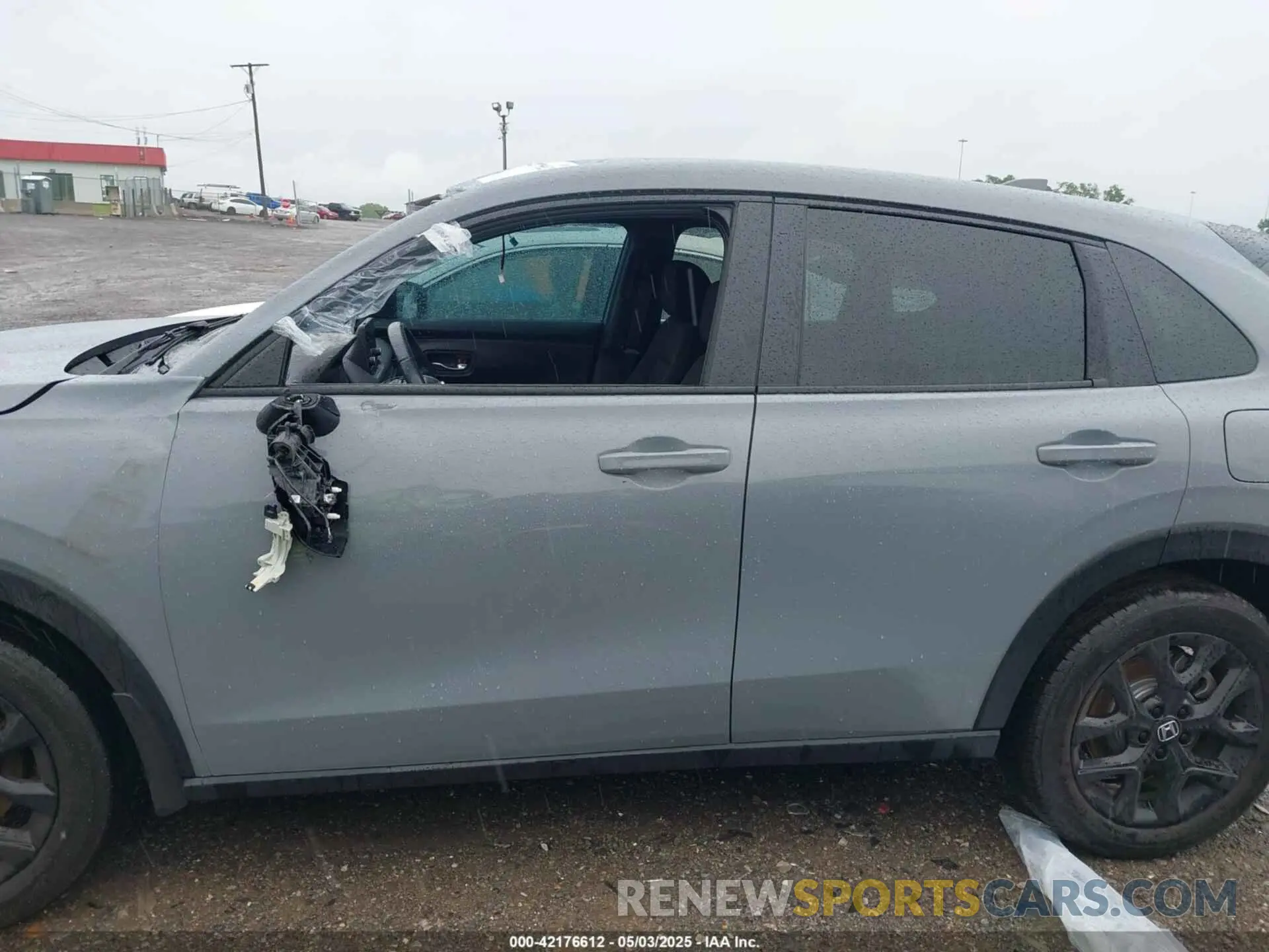 14 Photograph of a damaged car 3CZRZ1H51RM724187 HONDA HR-V 2024