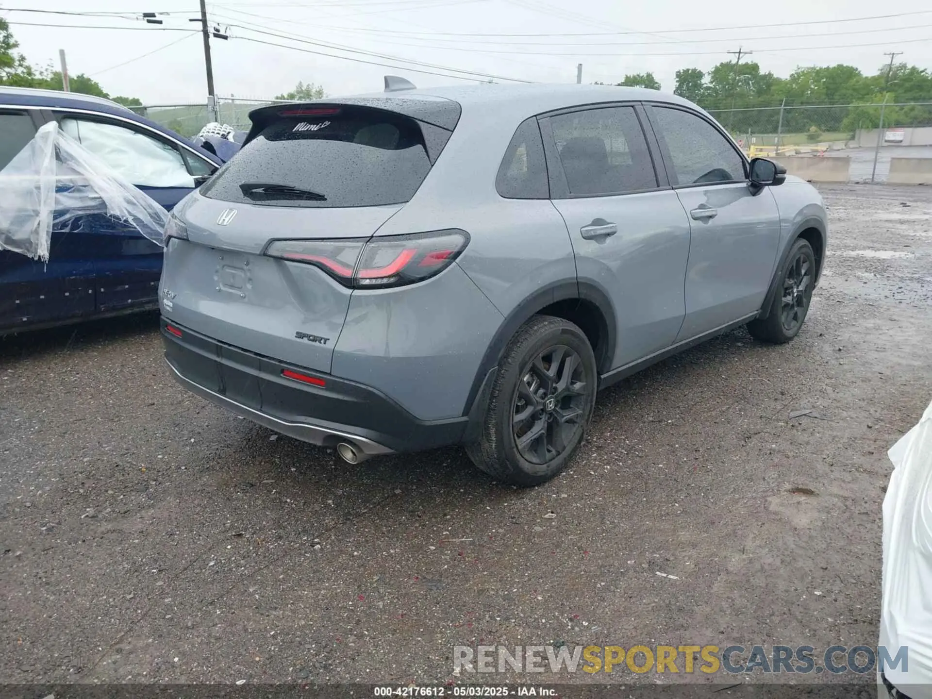 4 Photograph of a damaged car 3CZRZ1H51RM724187 HONDA HR-V 2024