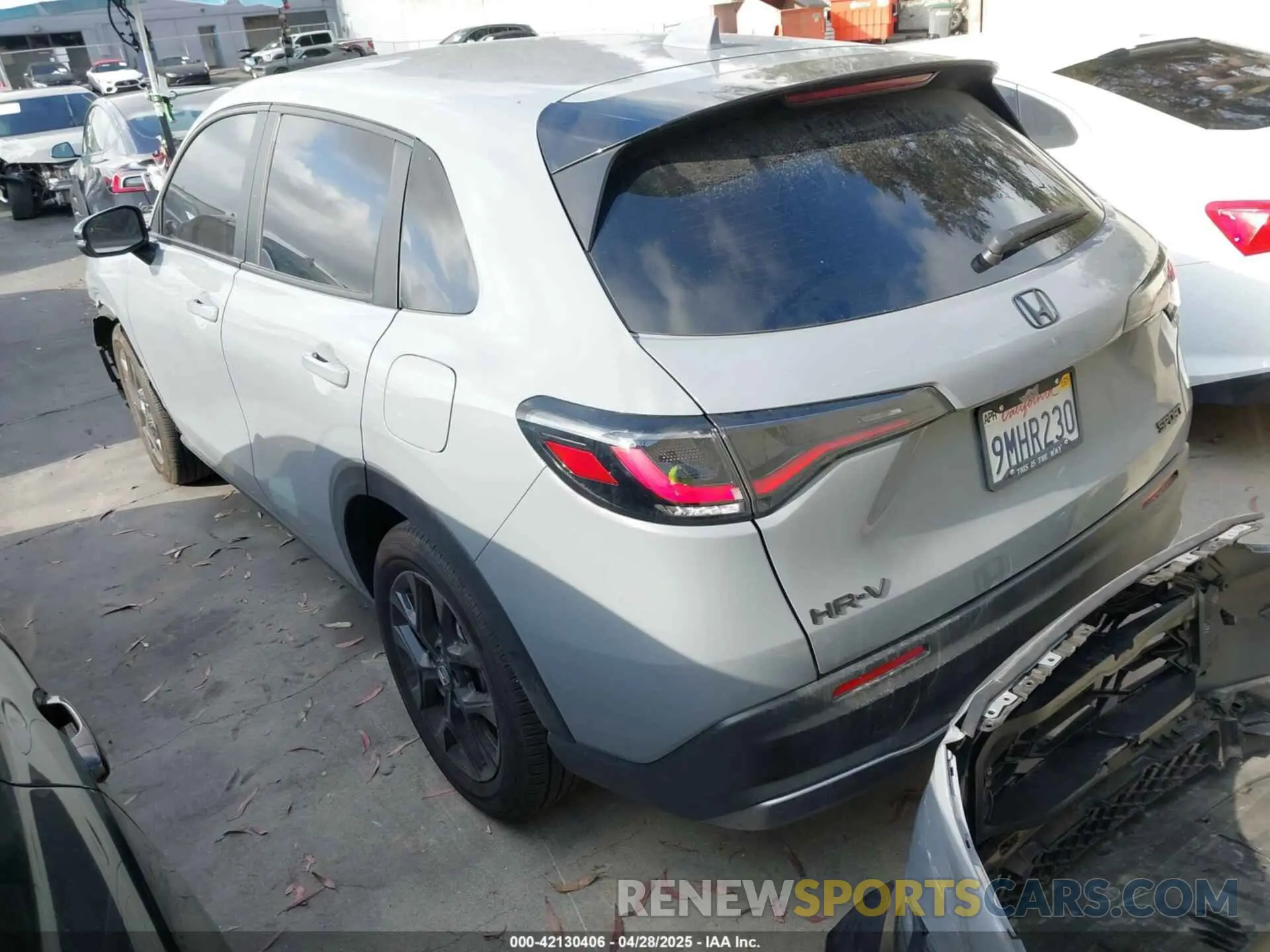 3 Photograph of a damaged car 3CZRZ1H51RM752314 HONDA HR-V 2024