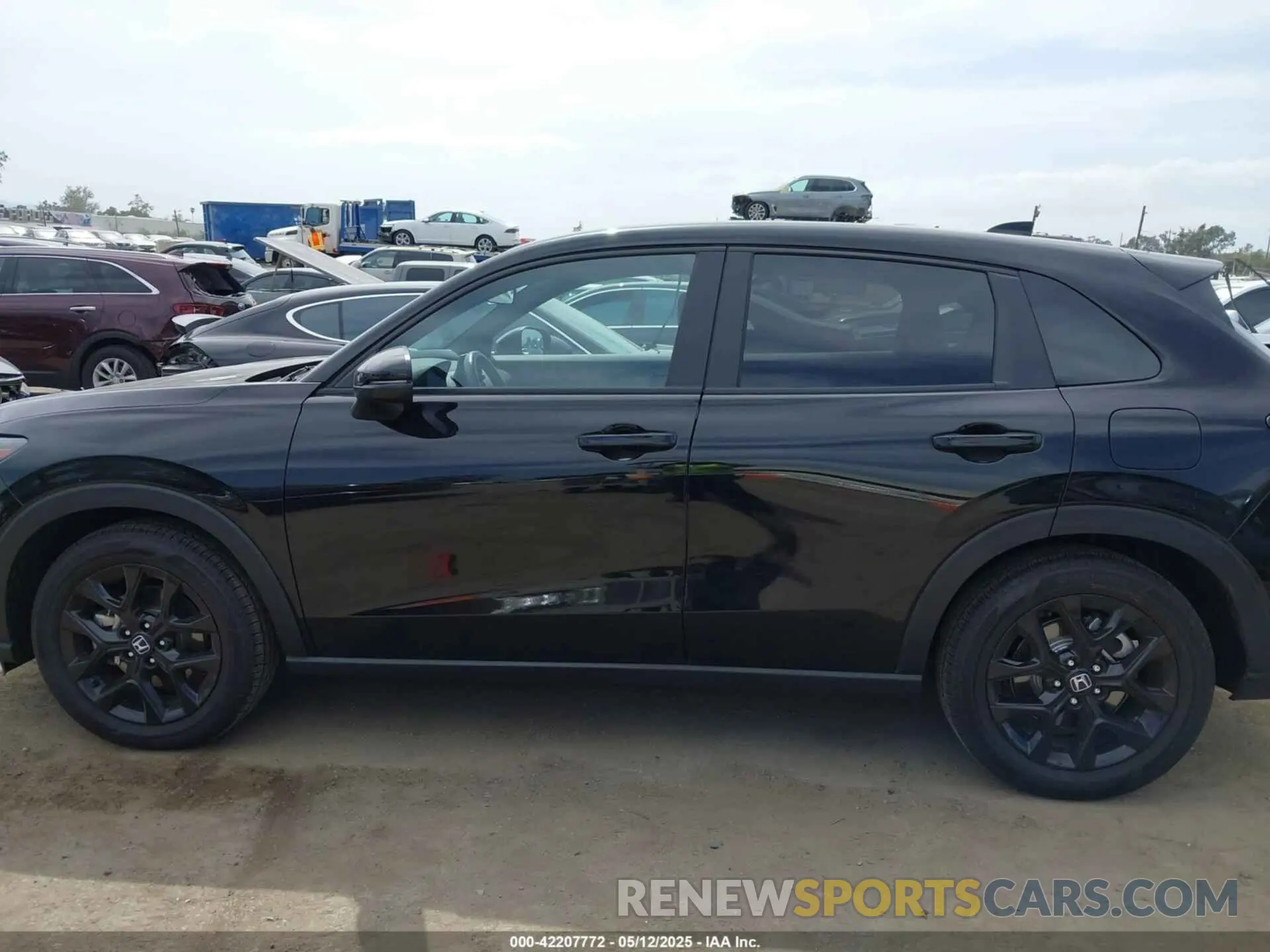 14 Photograph of a damaged car 3CZRZ1H53RM740097 HONDA HR-V 2024