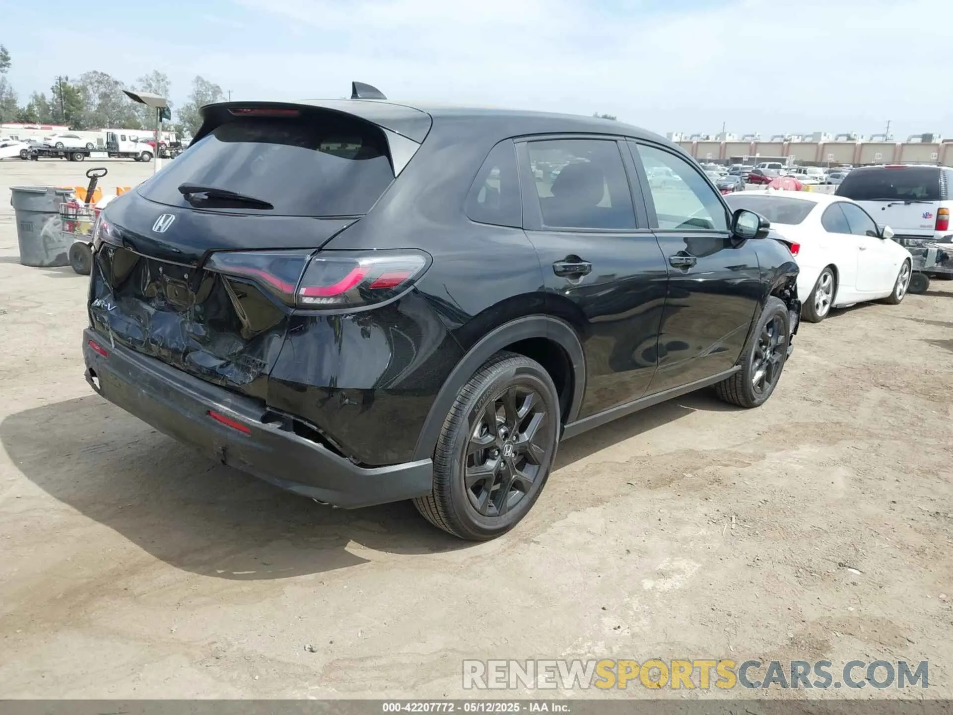 4 Photograph of a damaged car 3CZRZ1H53RM740097 HONDA HR-V 2024