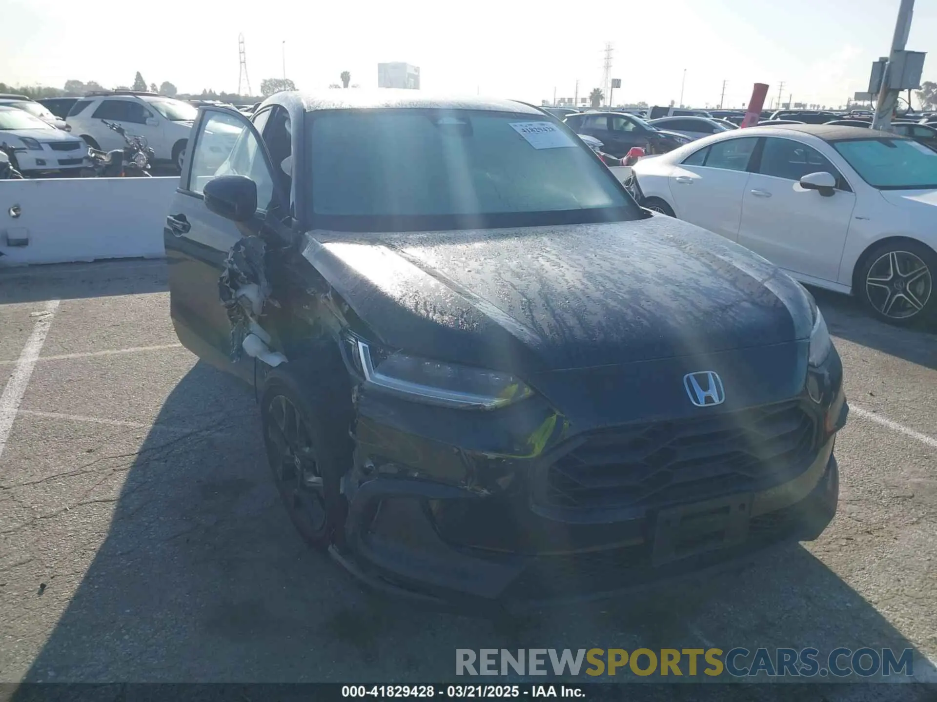 1 Фотография поврежденного автомобиля 3CZRZ1H54RM700630 HONDA HR-V 2024