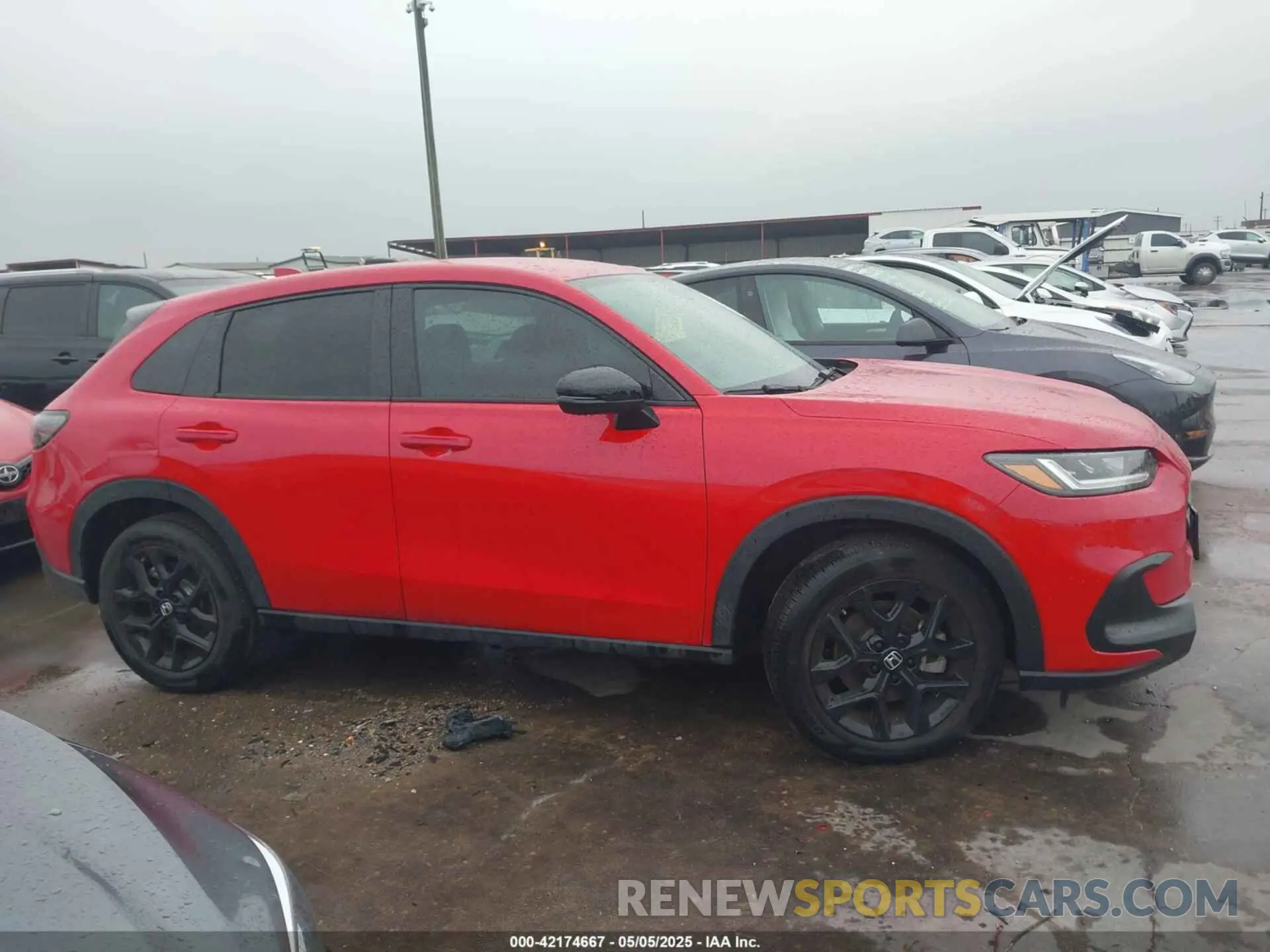 13 Photograph of a damaged car 3CZRZ1H54RM703589 HONDA HR-V 2024