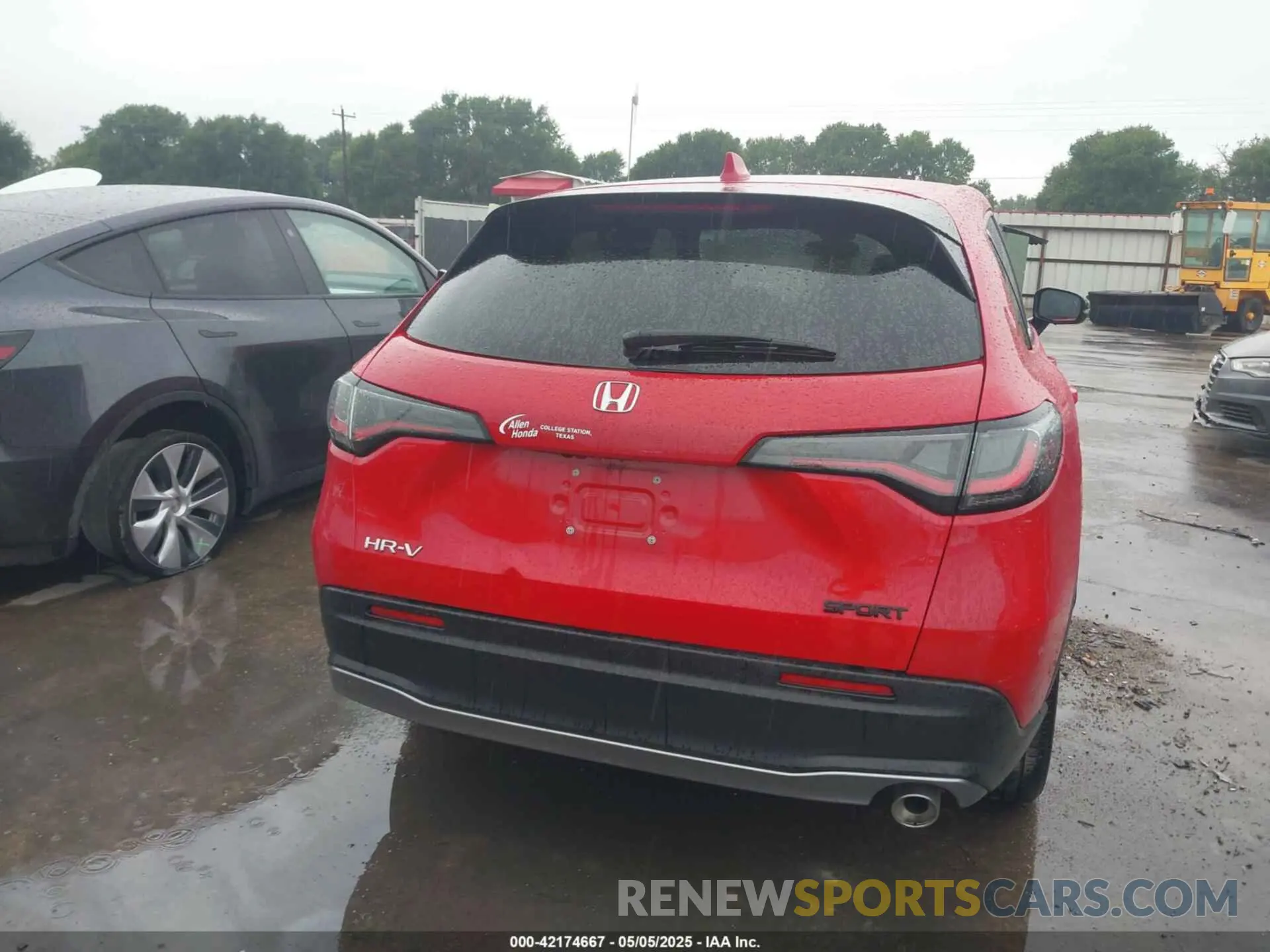 16 Photograph of a damaged car 3CZRZ1H54RM703589 HONDA HR-V 2024