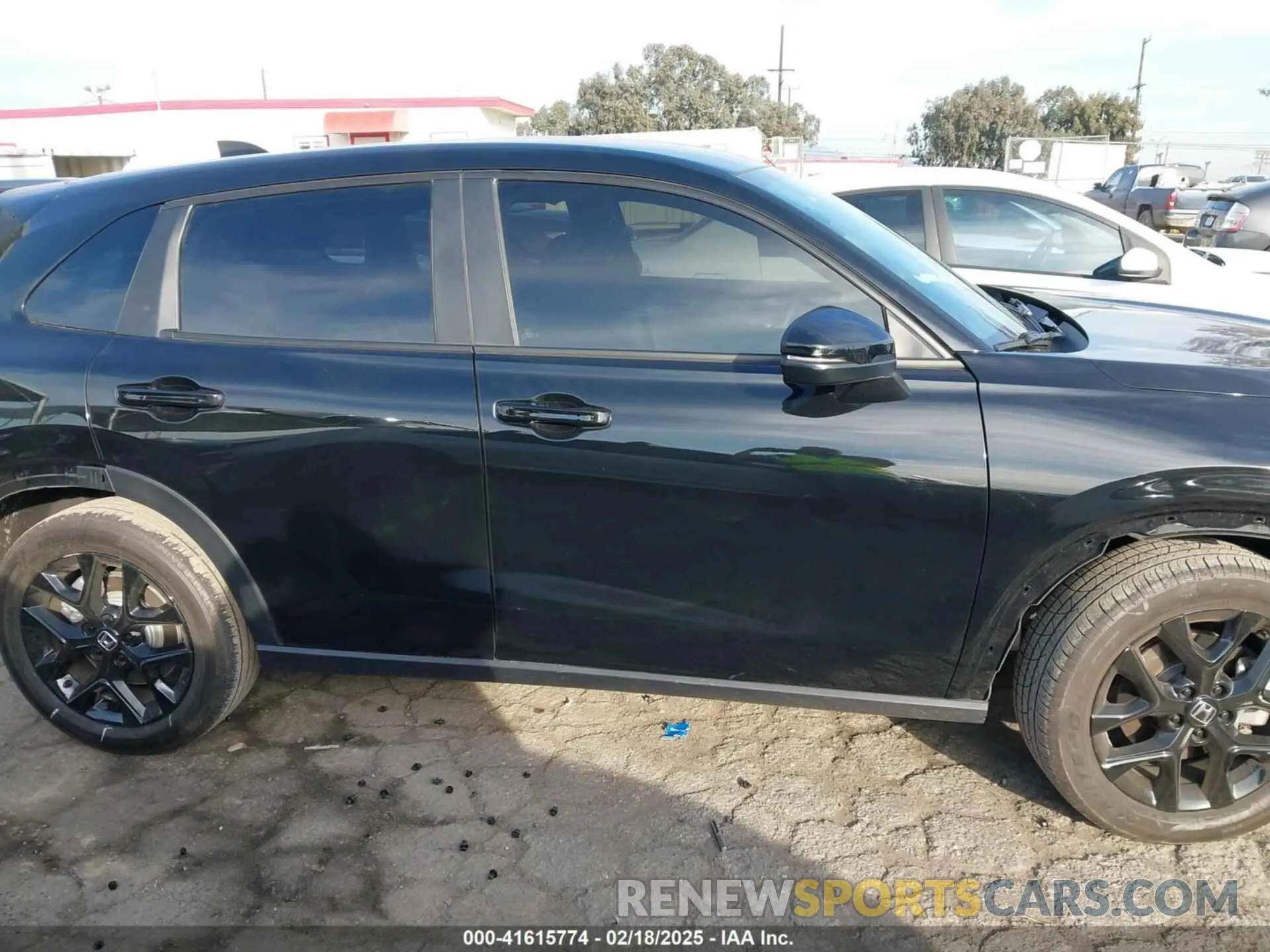 14 Photograph of a damaged car 3CZRZ1H54RM744840 HONDA HR-V 2024