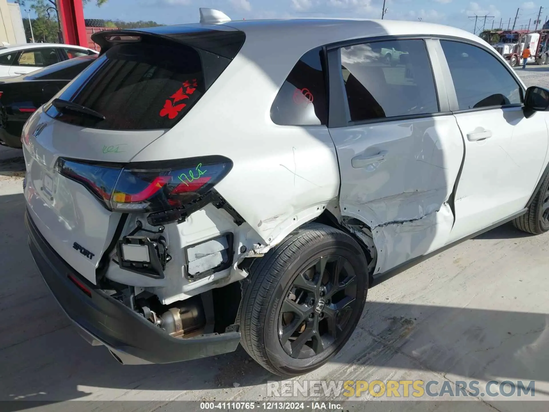 17 Фотография поврежденного автомобиля 3CZRZ1H55RM736696 HONDA HR-V 2024