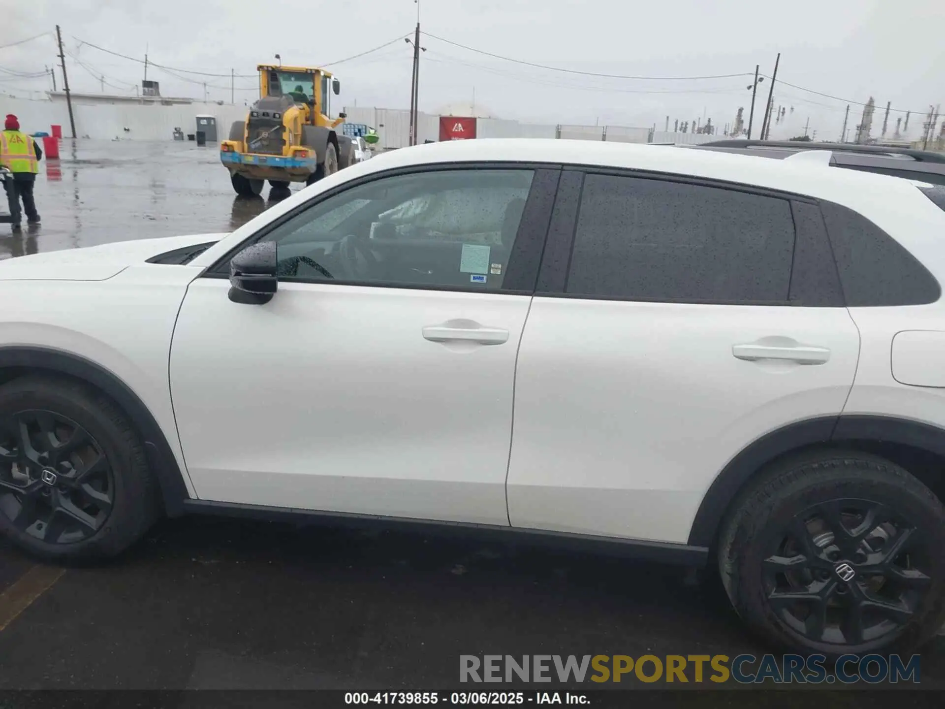 14 Photograph of a damaged car 3CZRZ1H55RM742613 HONDA HR-V 2024