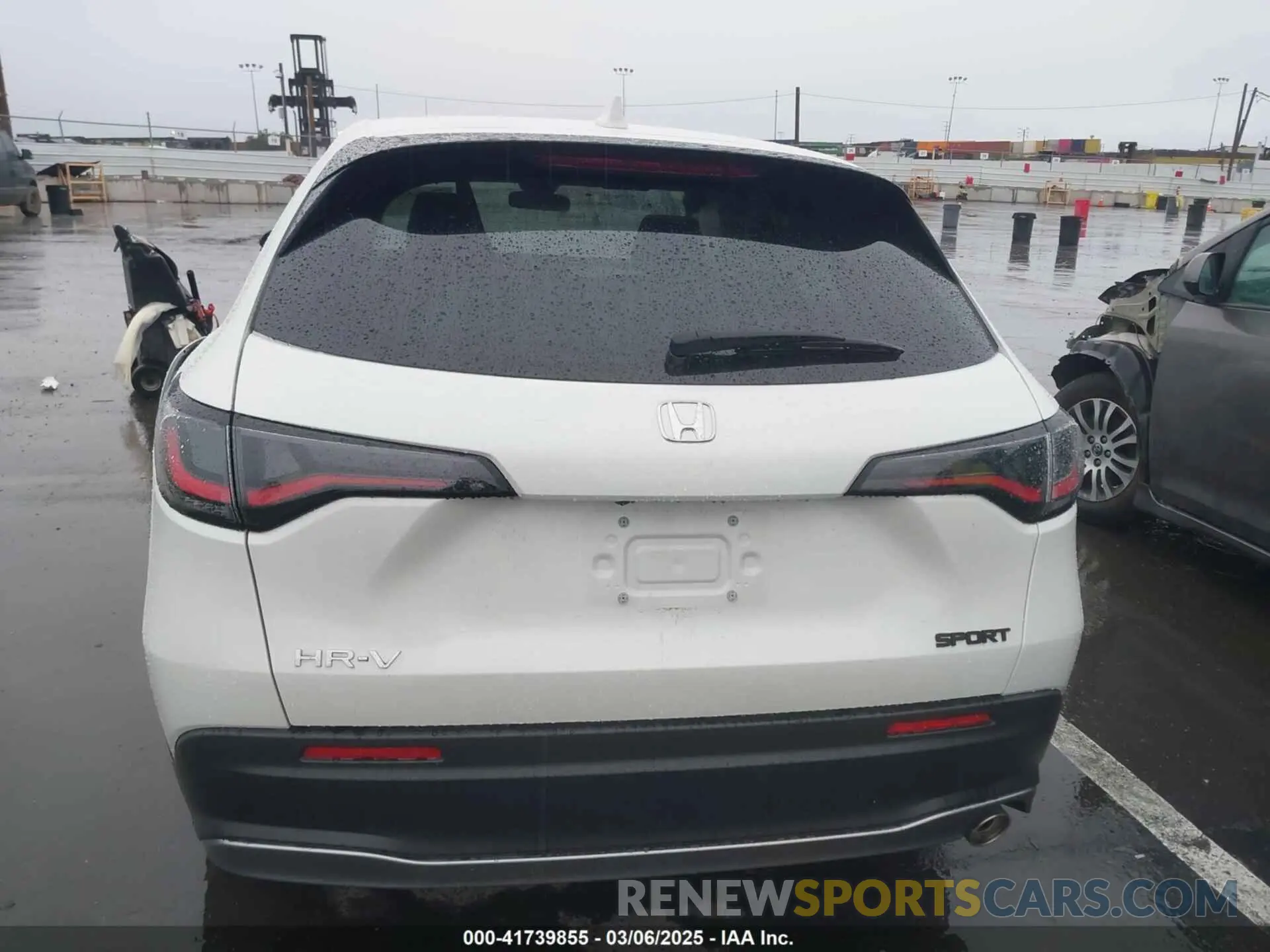 16 Photograph of a damaged car 3CZRZ1H55RM742613 HONDA HR-V 2024