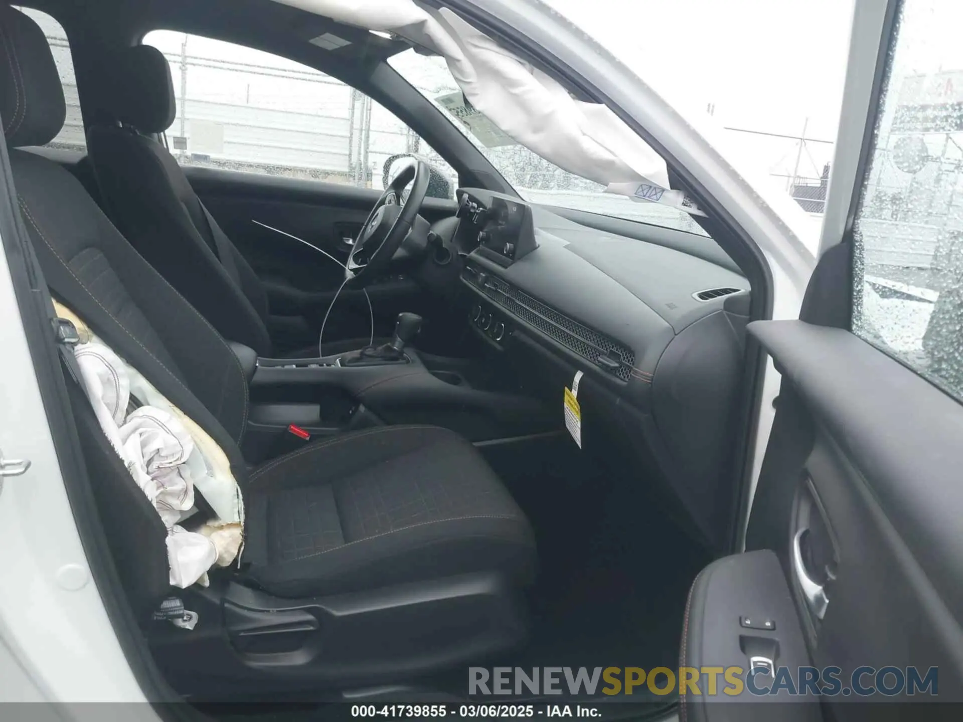 5 Photograph of a damaged car 3CZRZ1H55RM742613 HONDA HR-V 2024
