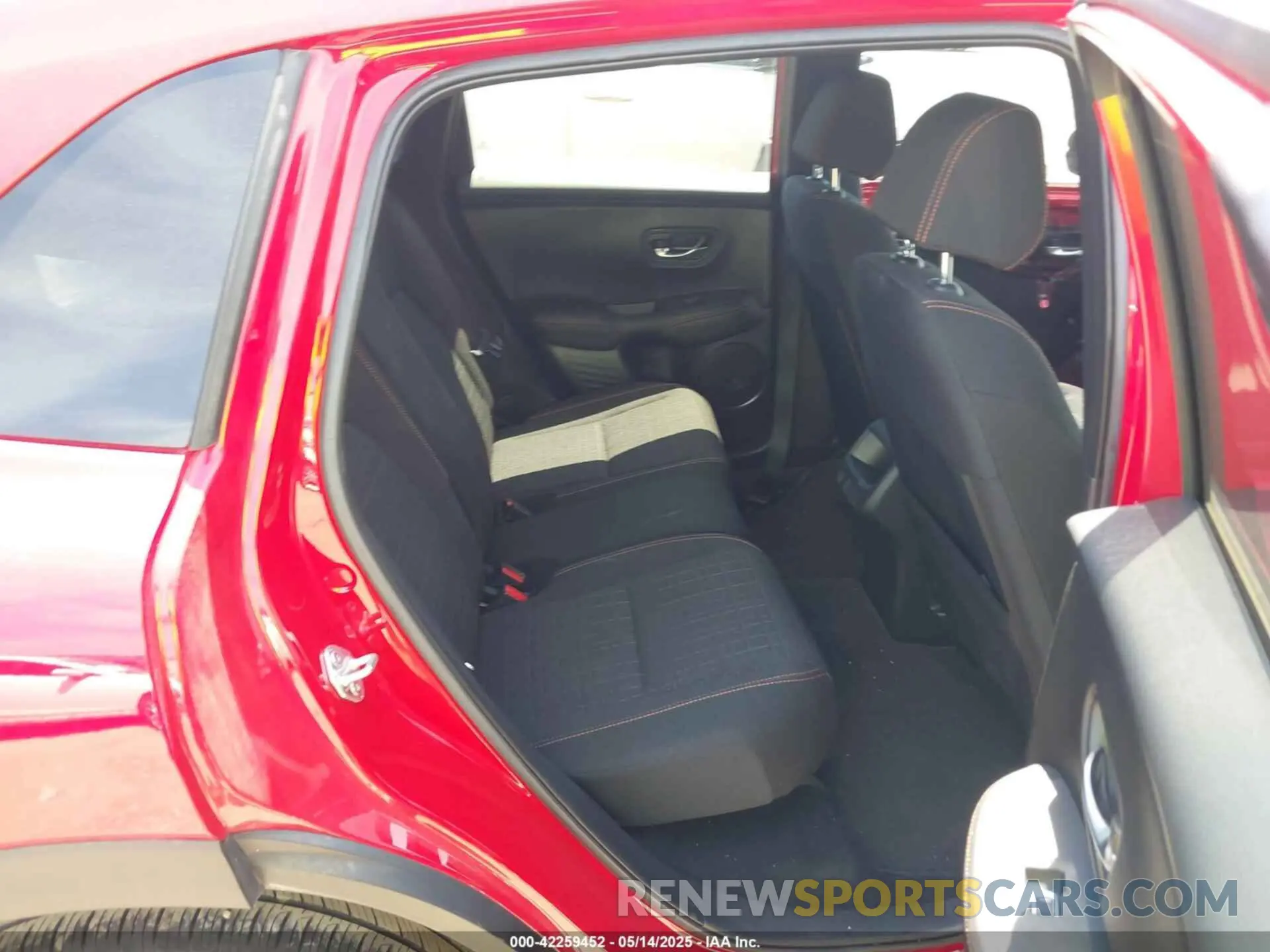 8 Photograph of a damaged car 3CZRZ1H57RM737266 HONDA HR-V 2024