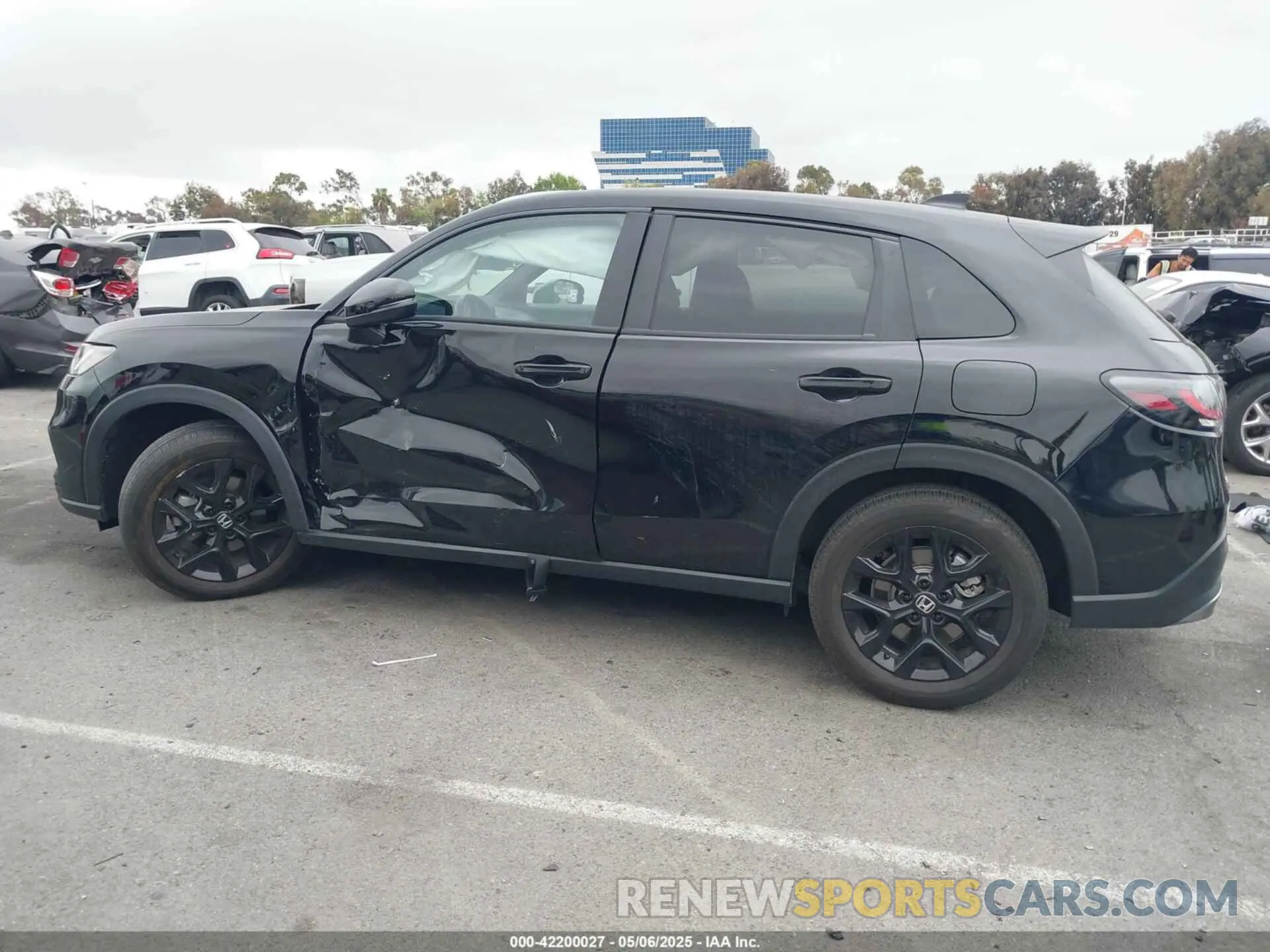 14 Photograph of a damaged car 3CZRZ1H57RM746324 HONDA HR-V 2024