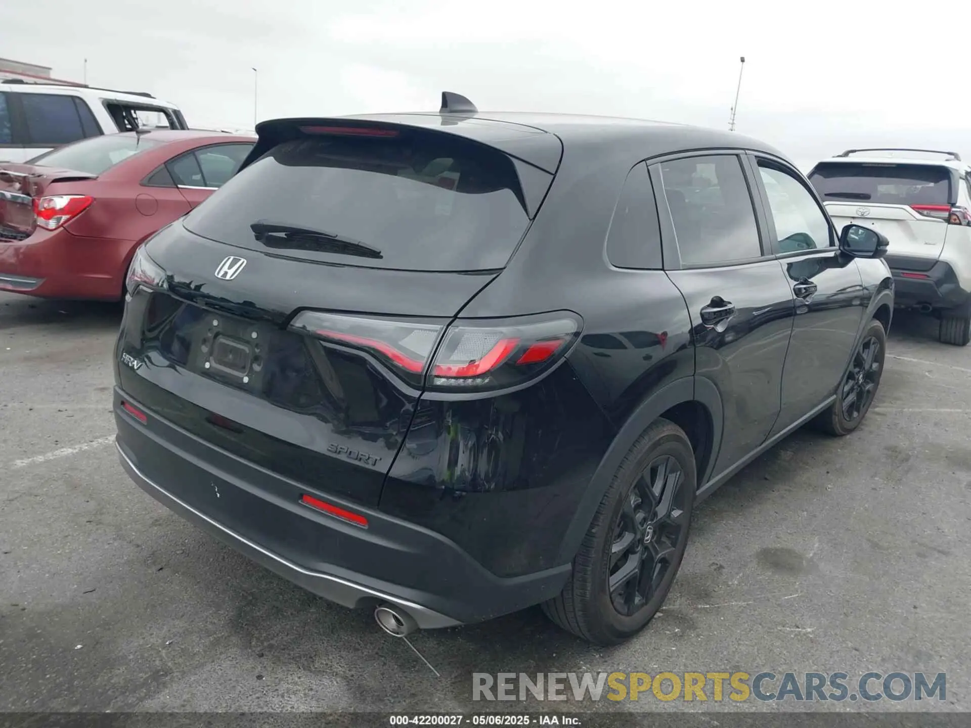 4 Photograph of a damaged car 3CZRZ1H57RM746324 HONDA HR-V 2024