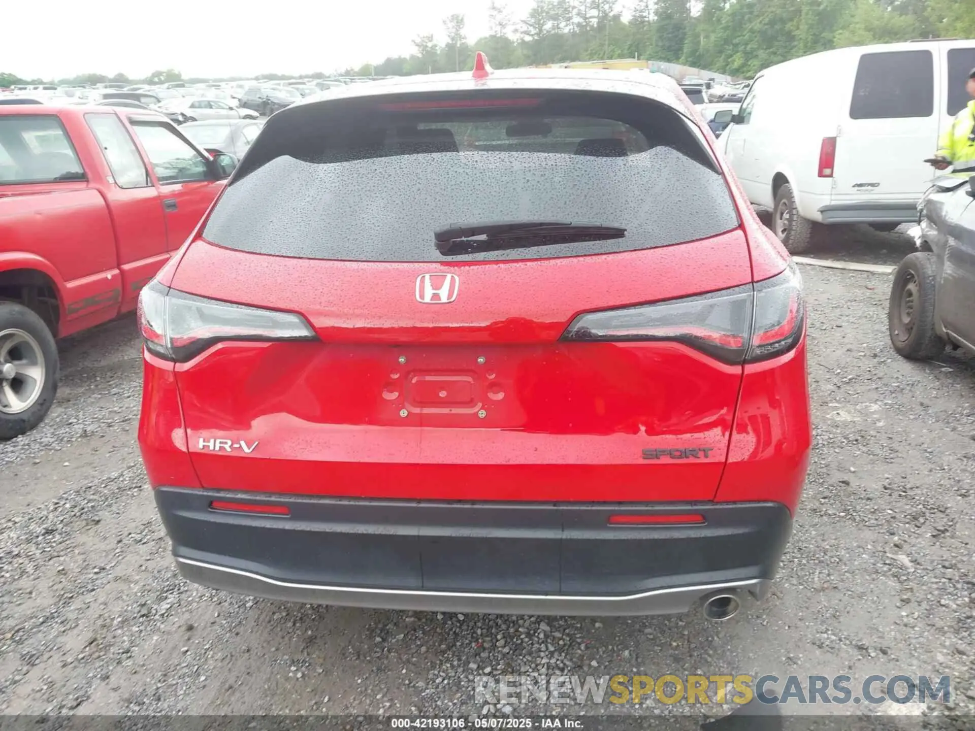 16 Photograph of a damaged car 3CZRZ1H58RM709931 HONDA HR-V 2024