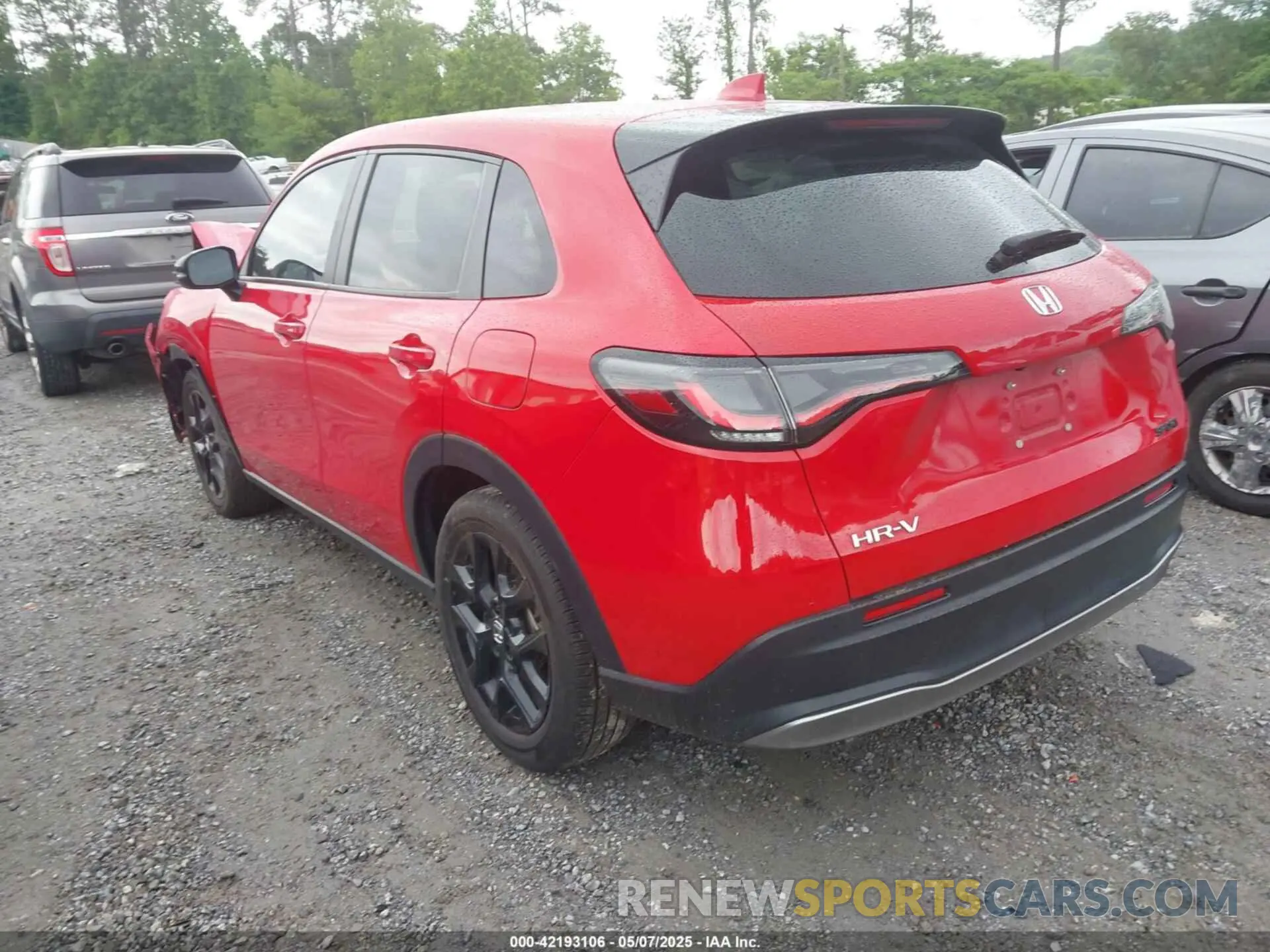 3 Photograph of a damaged car 3CZRZ1H58RM709931 HONDA HR-V 2024