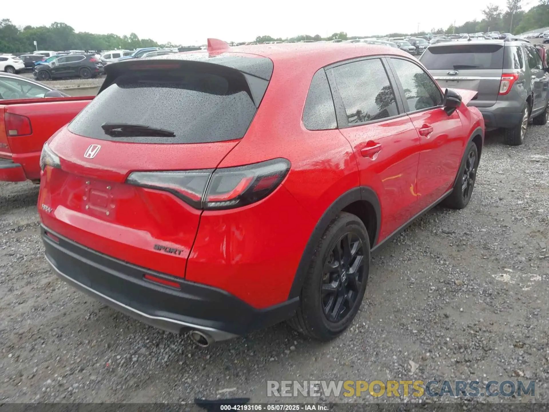 4 Photograph of a damaged car 3CZRZ1H58RM709931 HONDA HR-V 2024