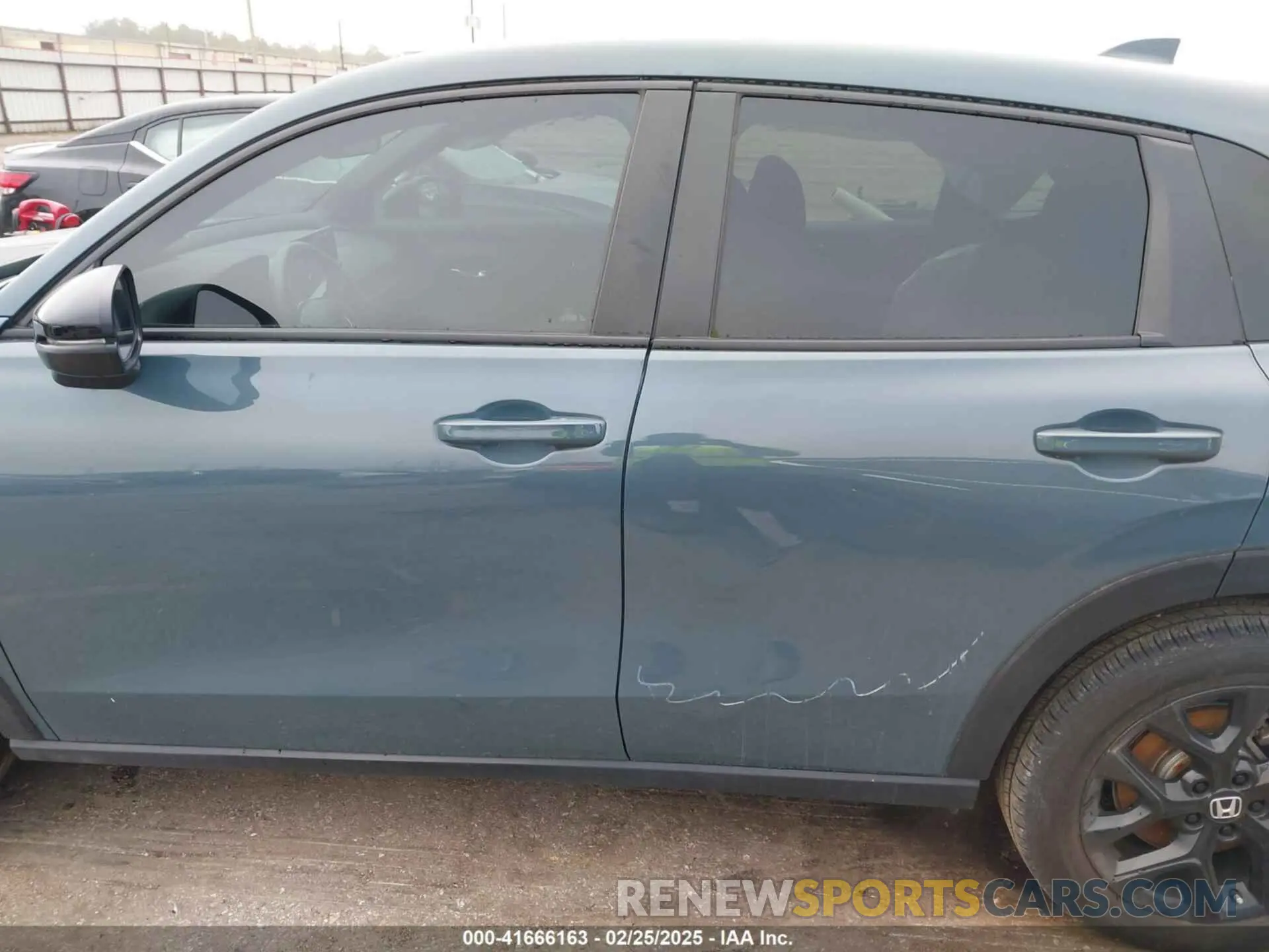 14 Photograph of a damaged car 3CZRZ1H5XRM717819 HONDA HR-V 2024