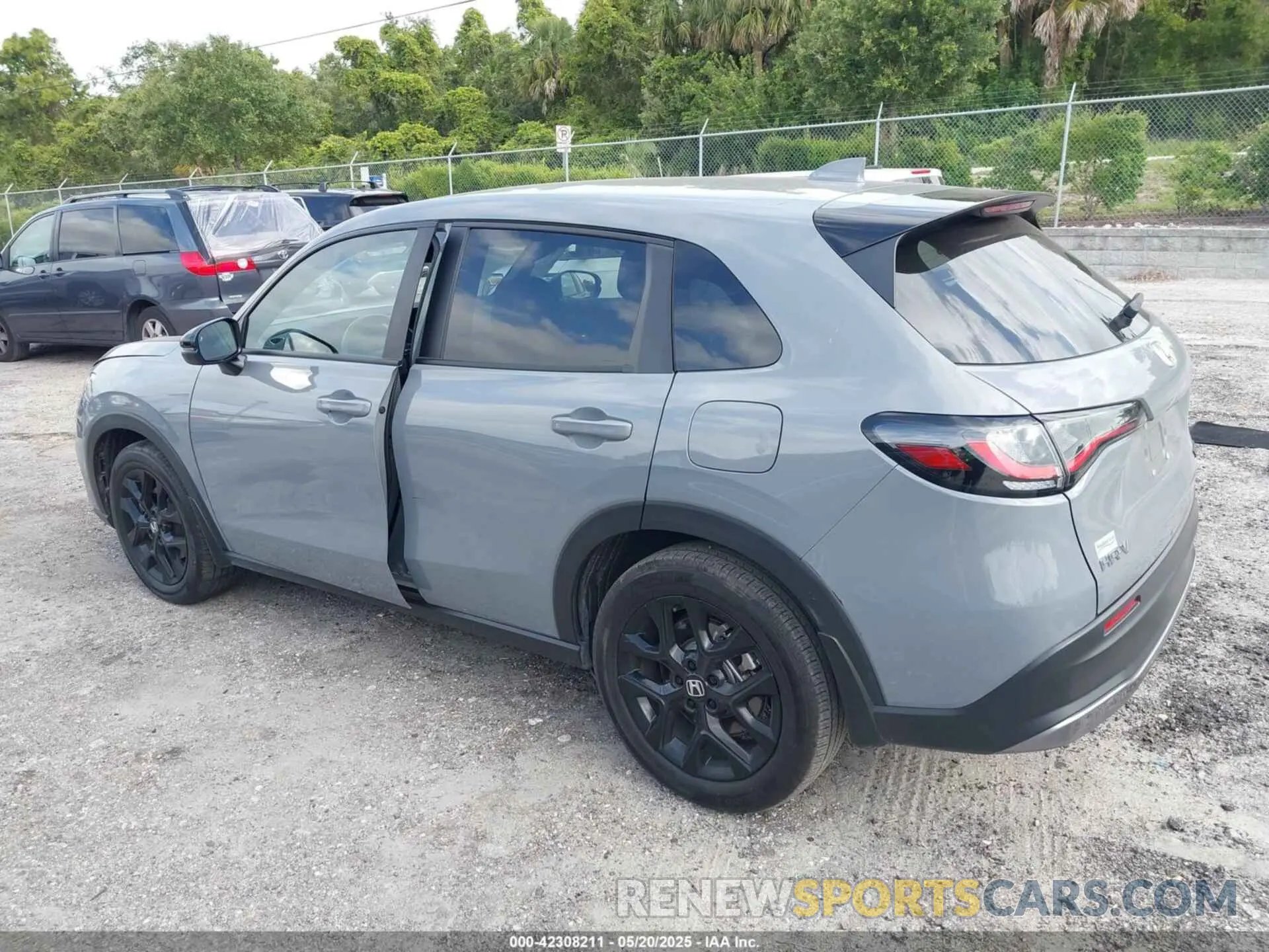 3 Фотография поврежденного автомобиля 3CZRZ1H5XRM749430 HONDA HR-V 2024