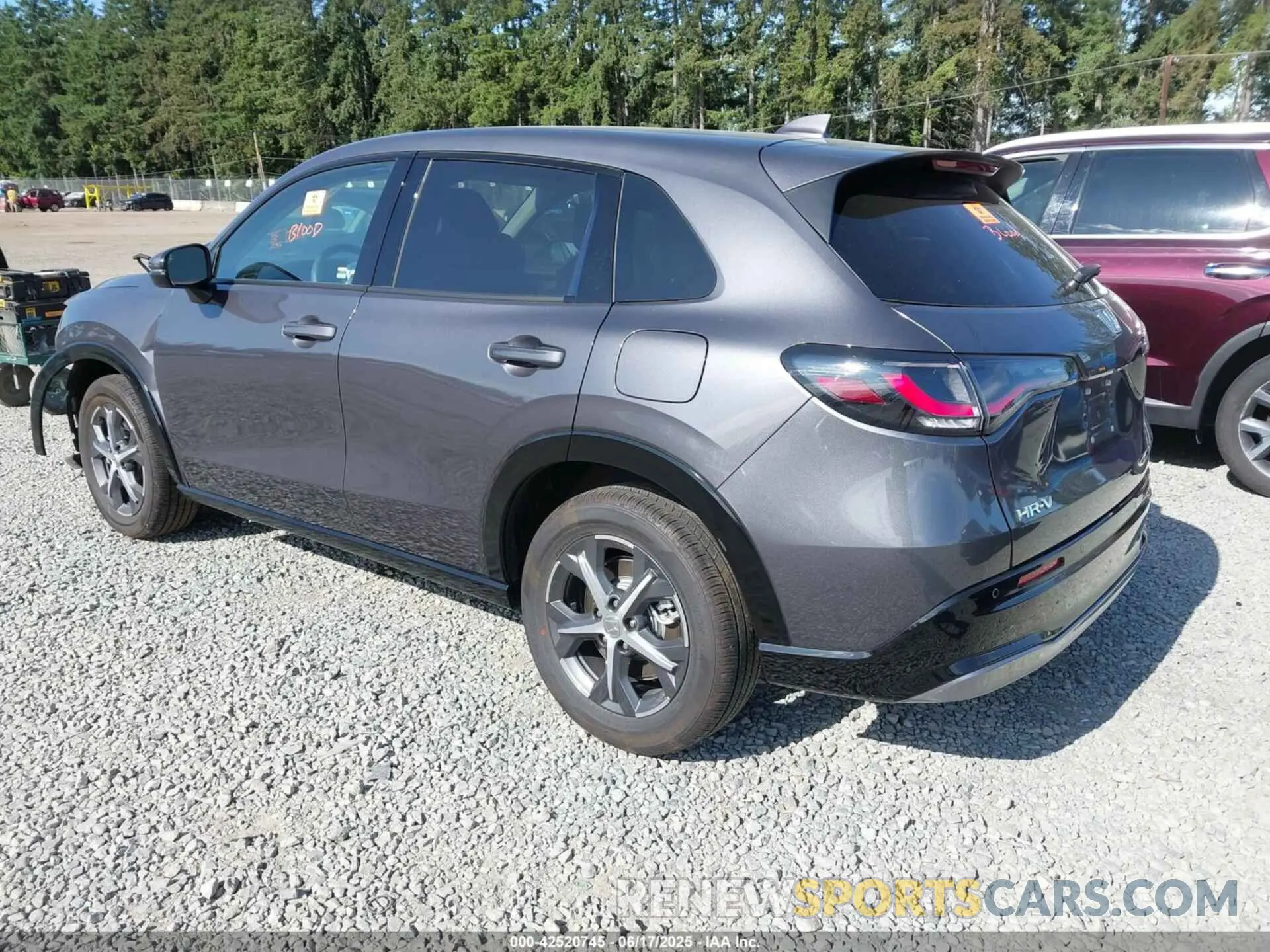 3 Photograph of a damaged car 3CZRZ1H70RM738969 HONDA HR-V 2024