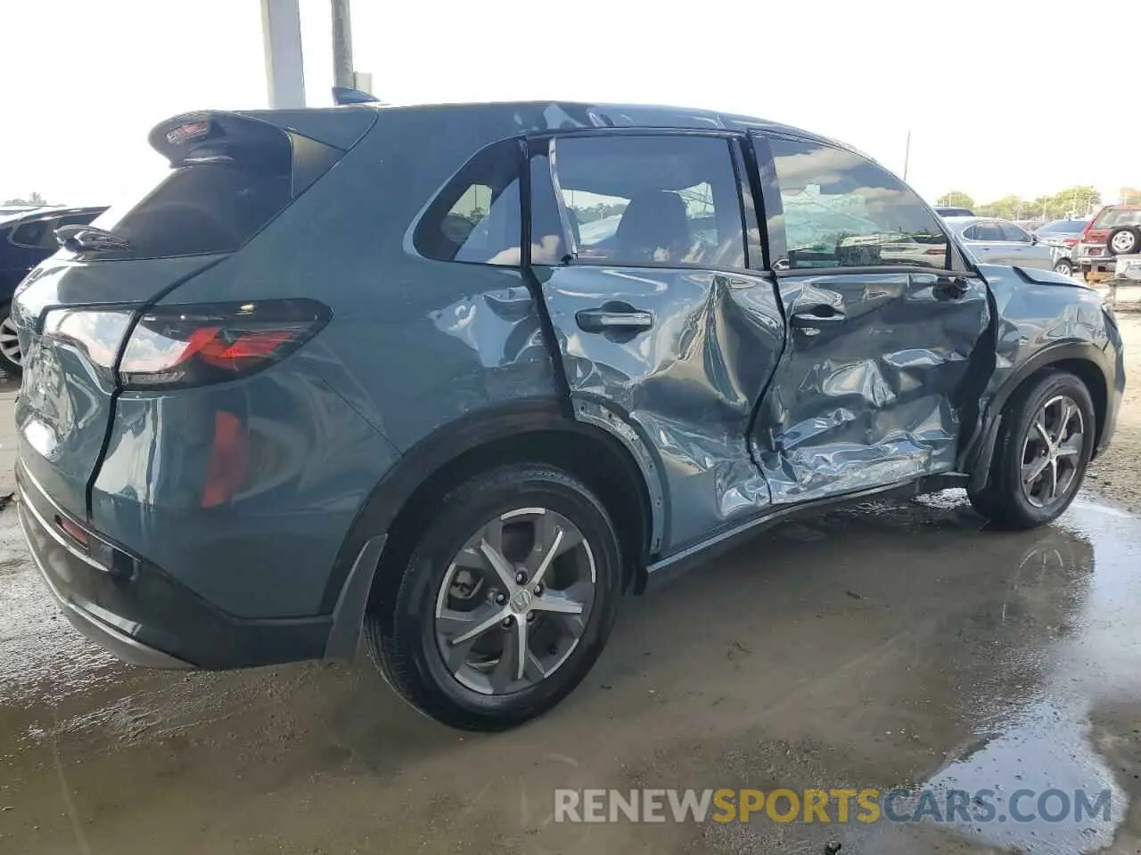 3 Photograph of a damaged car 3CZRZ1H75RM750194 HONDA HR-V 2024