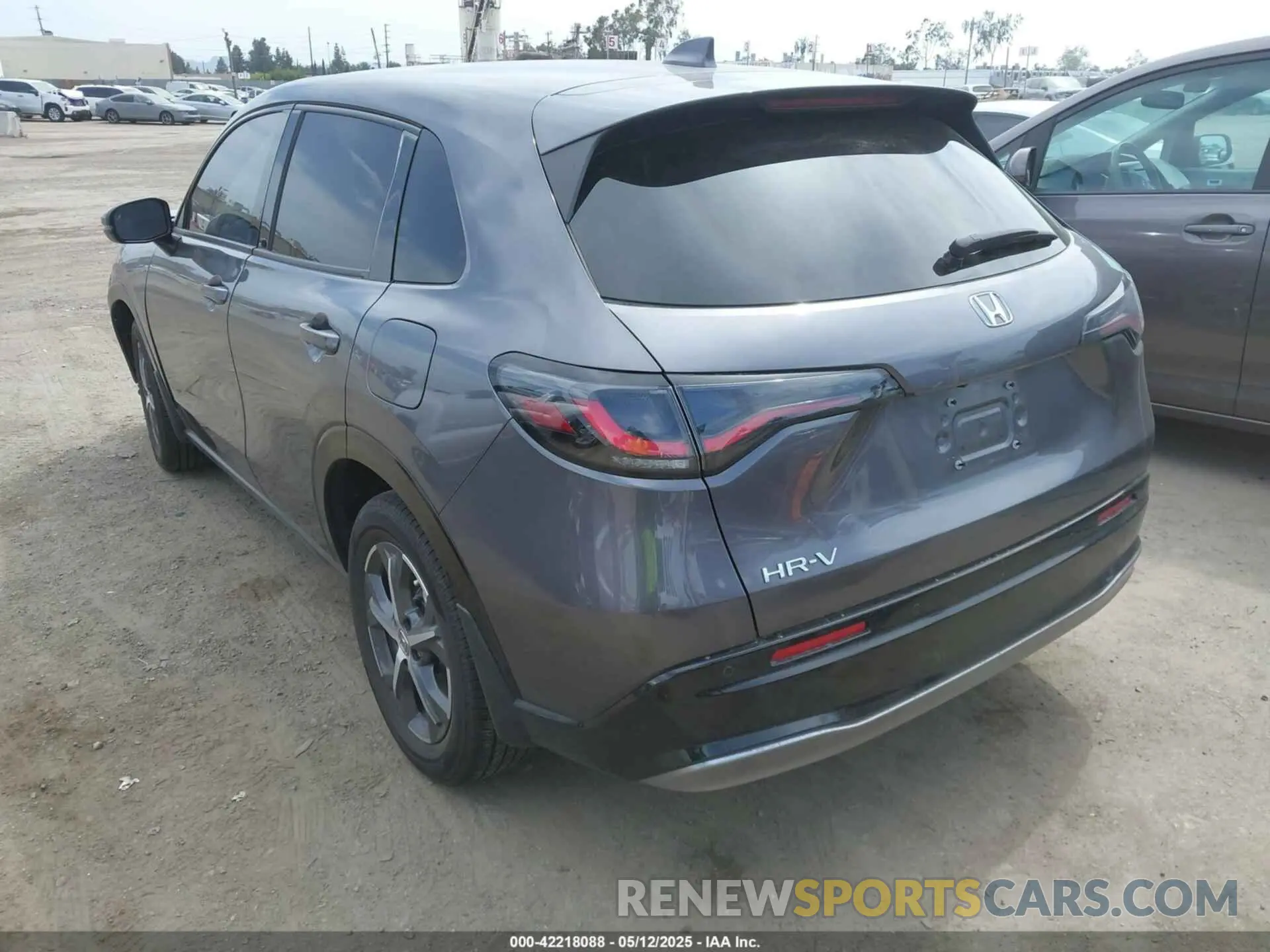 3 Photograph of a damaged car 3CZRZ1H76RM745067 HONDA HR-V 2024