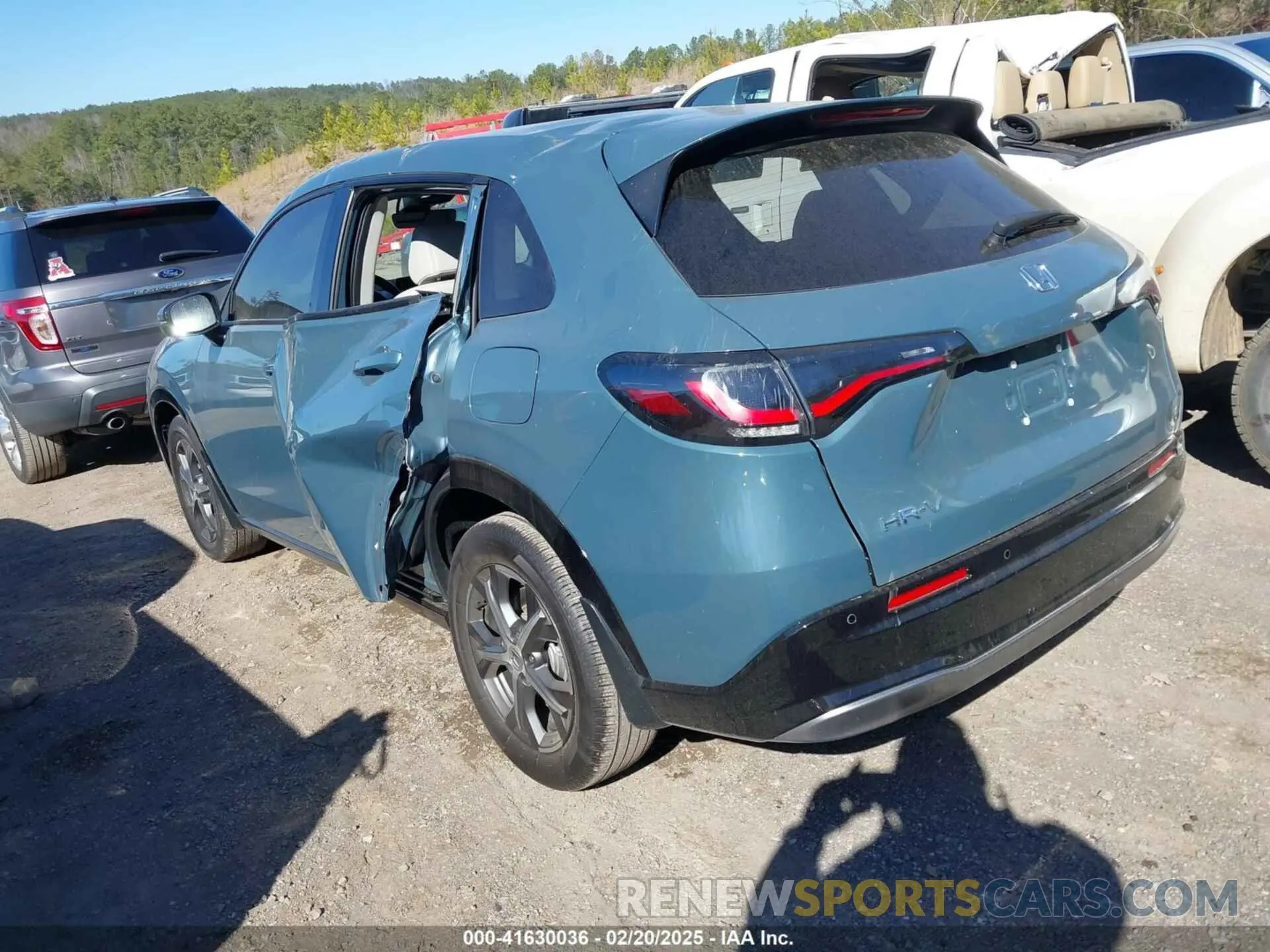 3 Photograph of a damaged car 3CZRZ1H7XRM731480 HONDA HR-V 2024