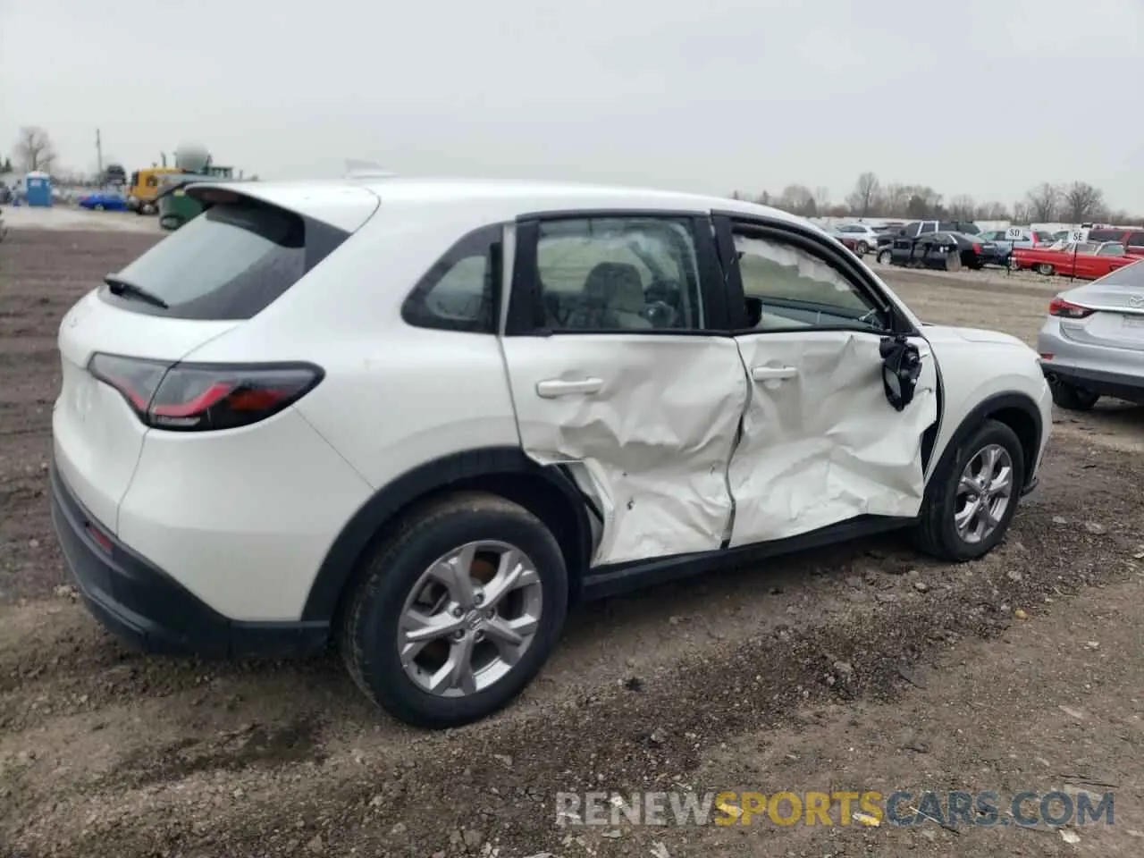 3 Photograph of a damaged car 3CZRZ2H31RM731676 HONDA HR-V 2024