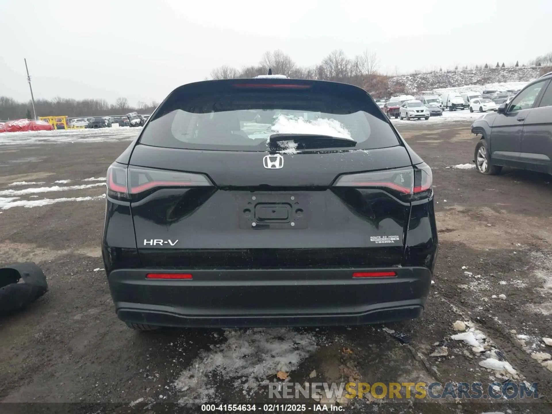 17 Photograph of a damaged car 3CZRZ2H31RM751605 HONDA HR-V 2024